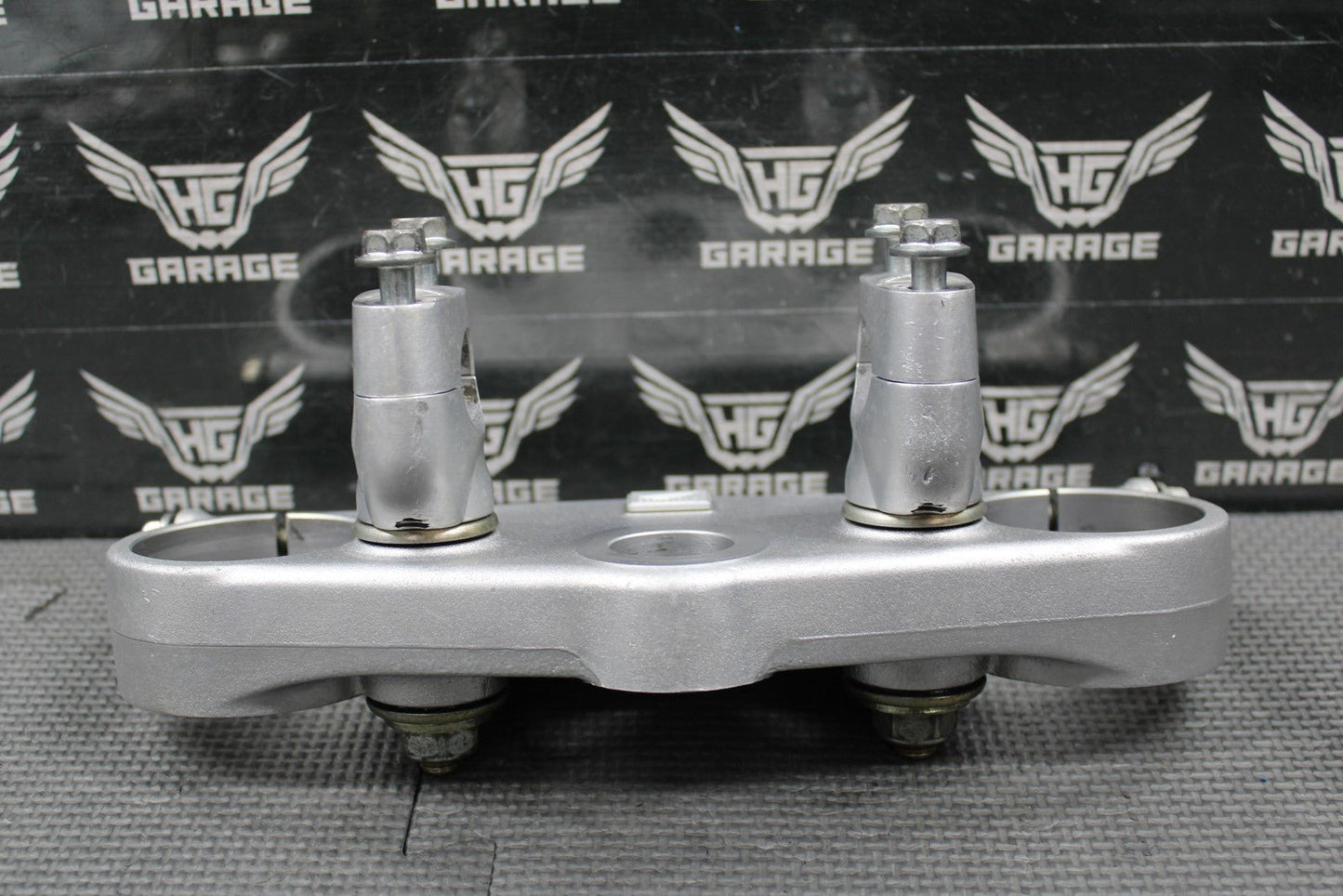 2001 HONDA CR125R CR250R OEM FORK UPPER TRIPLE TREE BAR CLAMP 53300 - KZ4 - J20 - hggarage