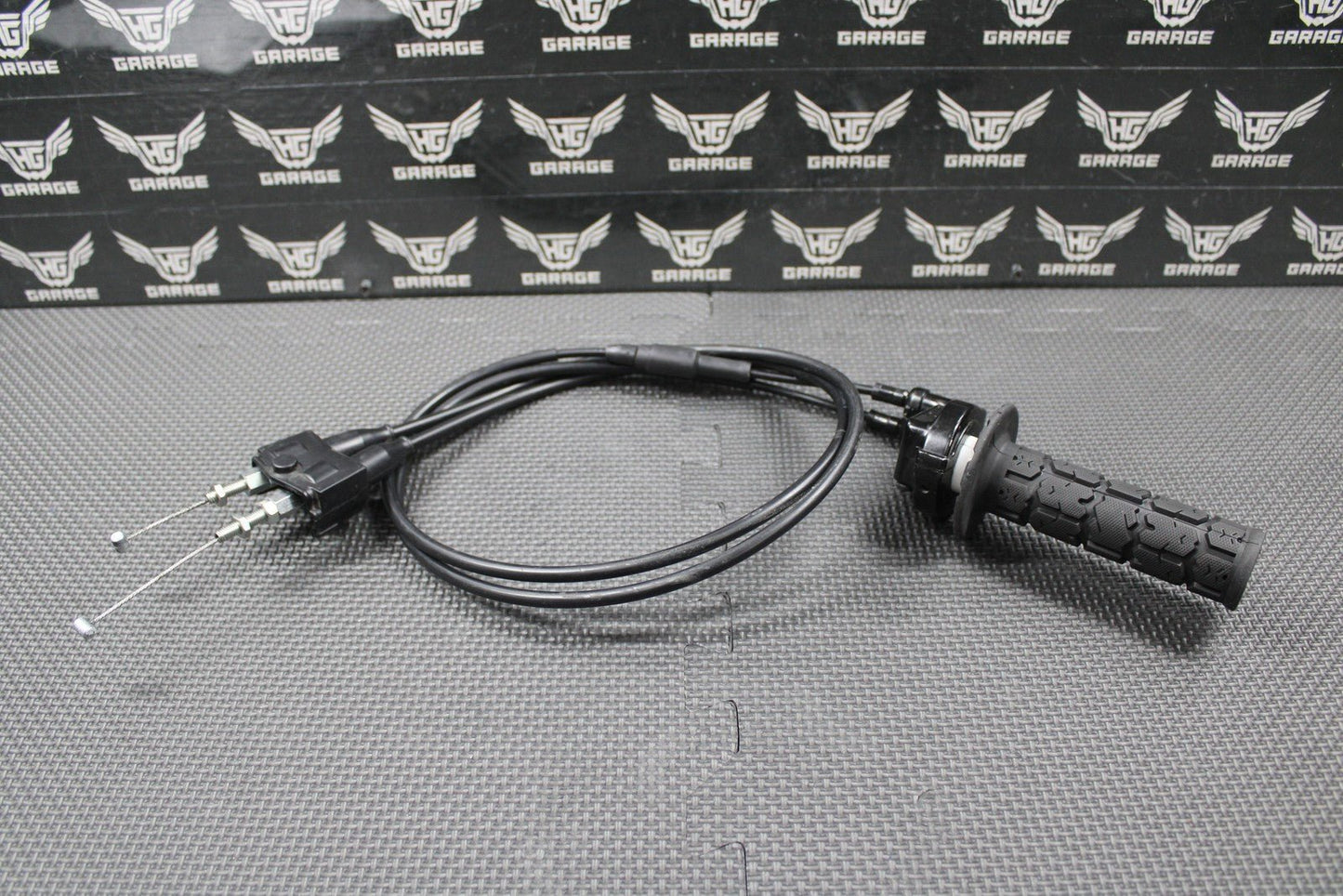 2019 2020 SUZUKI RMZ250 18 - 20 RMZ450 OEM THROTTLE GRIP HOUSING CASE W/ CABLES - hggarage