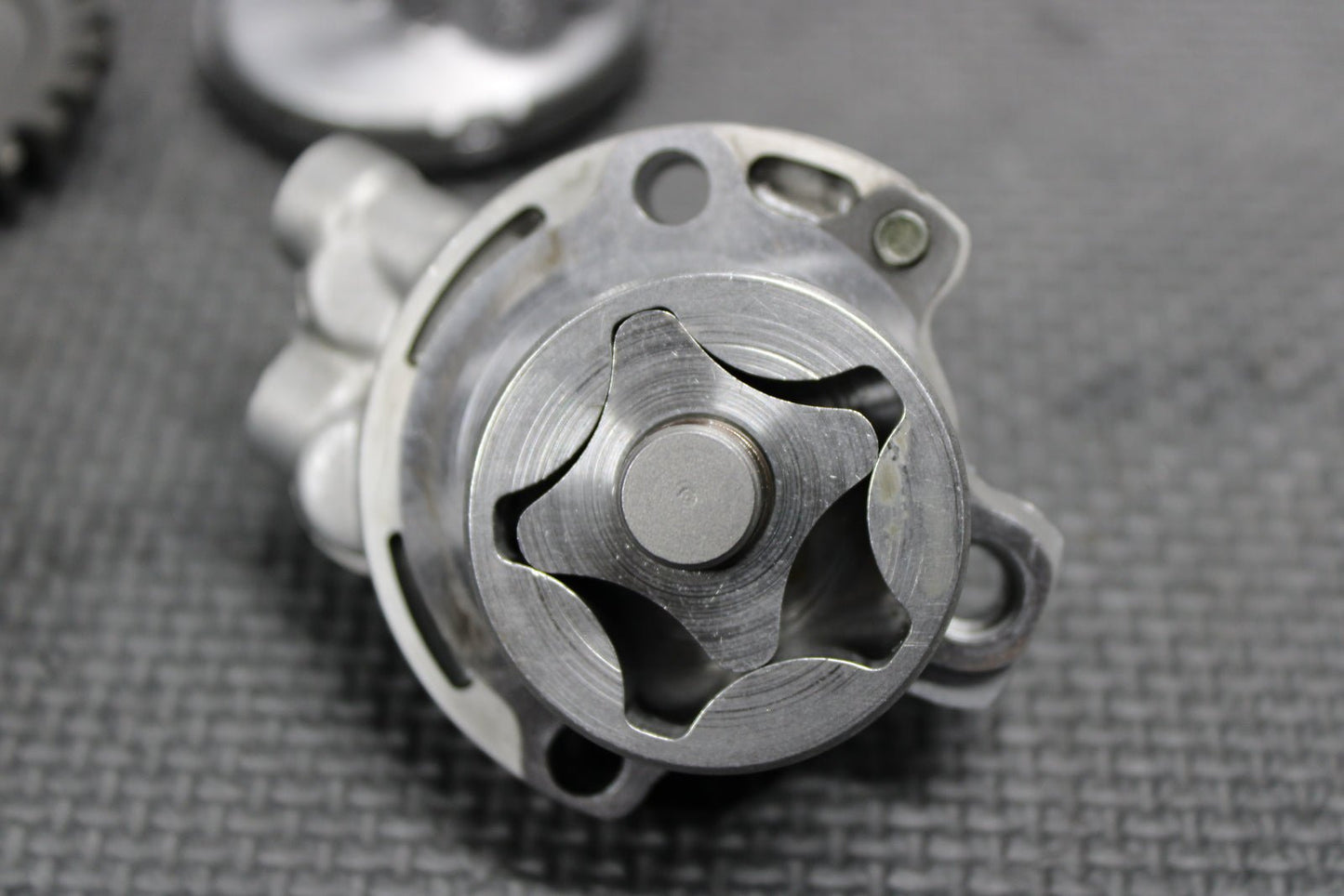 2002 Yamaha YZ400F YZ426F OEM Engine Motor Oil Pump Assembly Line Gear Strainer - hggarage