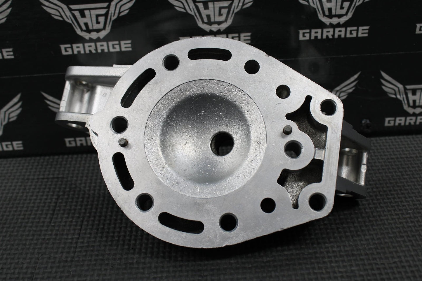 1999 95 - 06 KAWASAKI KDX200 OEM ENGINE MOTOR CYLINDER HEAD COVER DOME 11001 - 1409 - hggarage