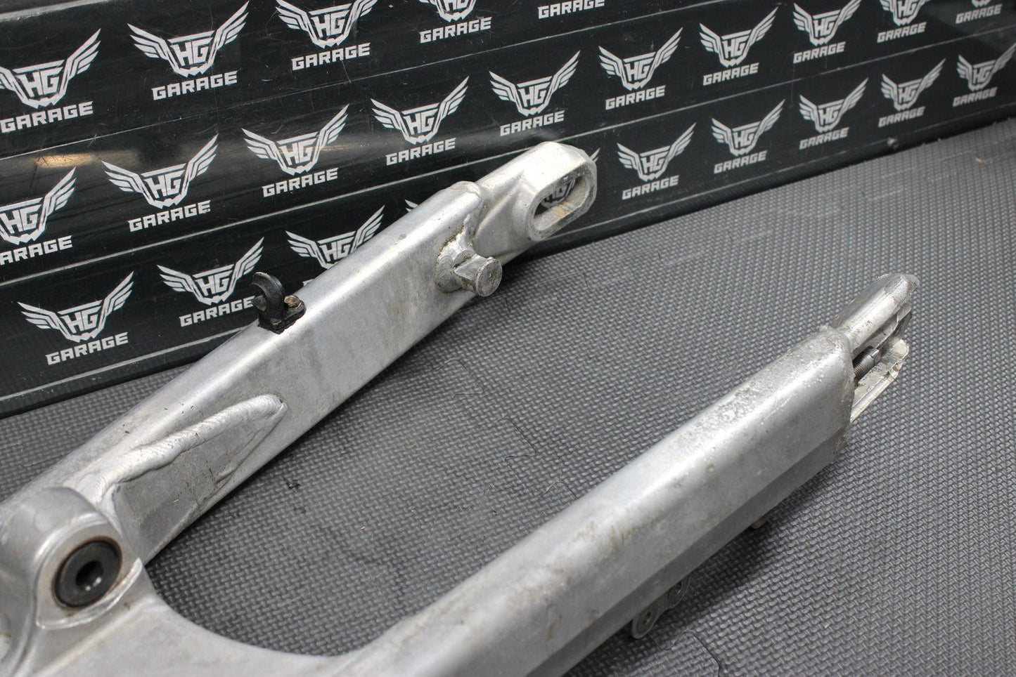 2000 KTM 125 200 250 300 380 OEM SWINGARM SWING ARM SUSPENSION 50304030244 - hggarage