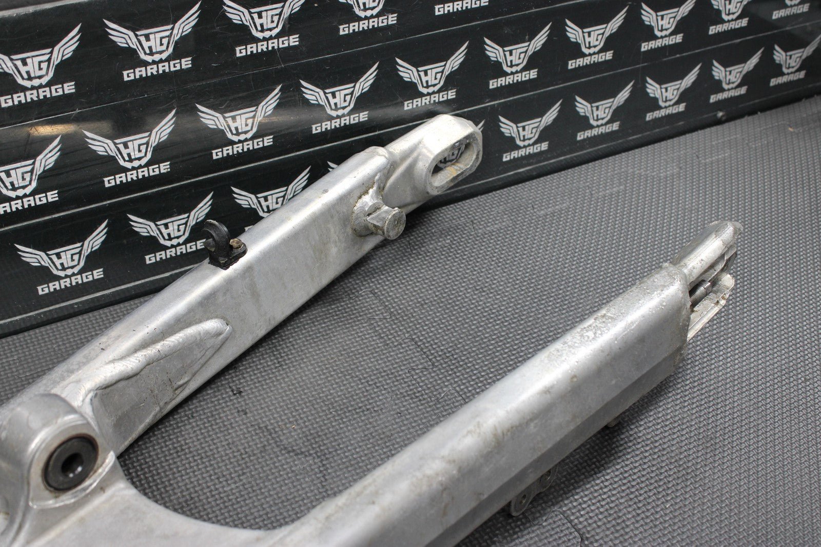 2000 KTM 125 200 250 300 380 OEM SWINGARM SWING ARM SUSPENSION 50304030244 - hggarage