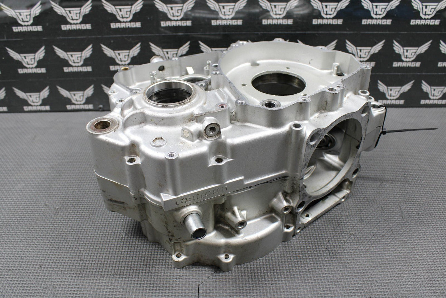 2009 KAWASAKI 09 - 14 KLX250 KLX250SF OEM ENGINE CRANKCASE CRANK CASES SET NICE! - hggarage