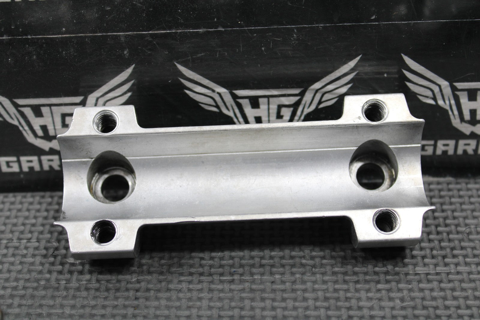 2004 KTM 125SX OEM FRONT FORK TRIPLE TREE HANDLEBAR BAR CLAMP 5900103930001 - hggarage