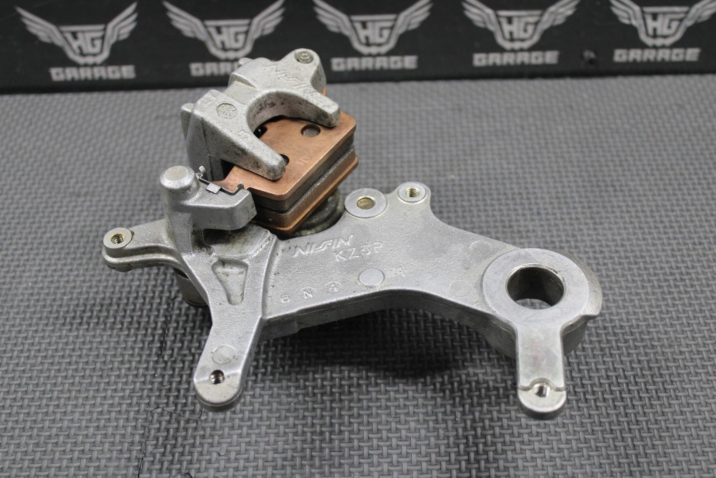 1997 HONDA 97 - 99 CR250R OEM NISSIN REAR BACK BRAKE CALIPER 43150 - KZ3 - B01 NICE! - hggarage