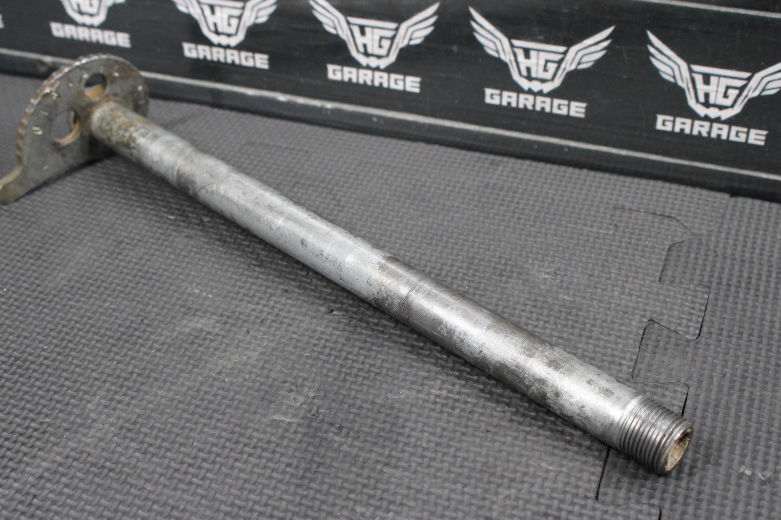 1986 86 - 88 KAWASAKI KDX200 REAR AXLE BACK WHEEL RIM PIVOT BOLT AXLE 41068 - 1211 - hggarage