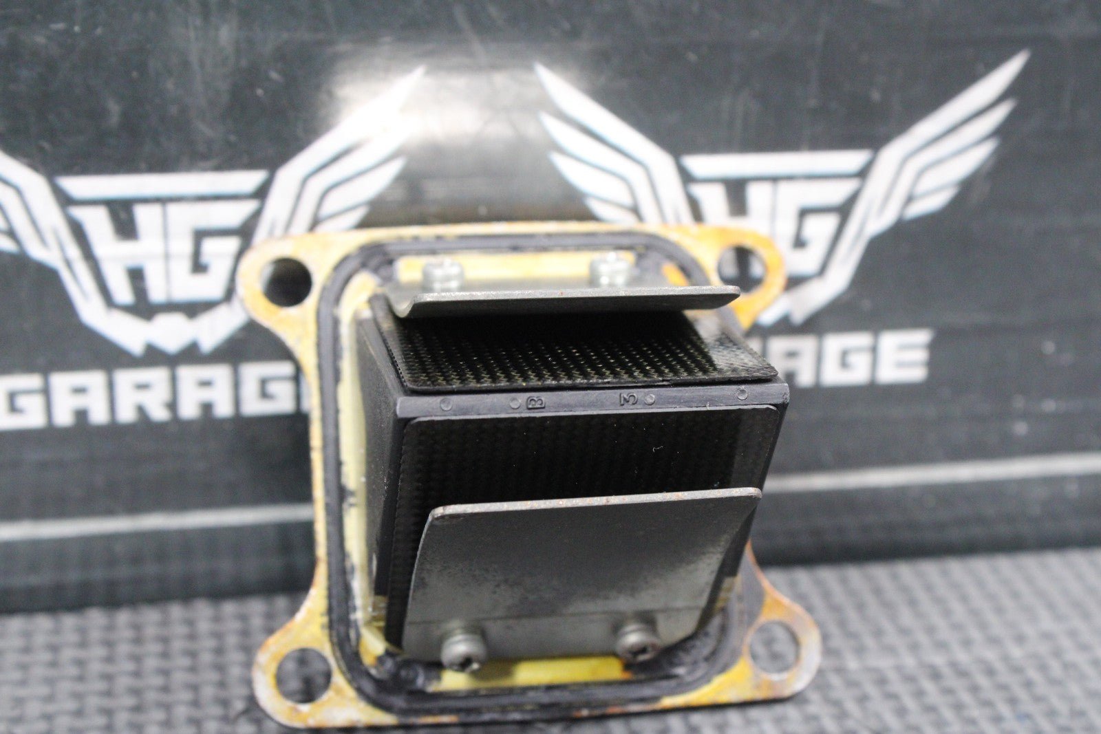 2014 KAWASAKI KX100 KX85 OEM INTAKE REED BLOCK CARBURATOR ASSEMBLY - hggarage