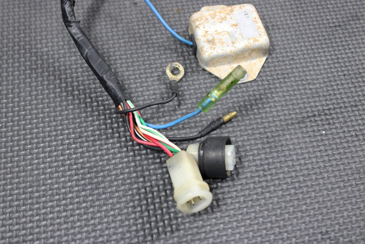 1991 YAMAHA BANSHEE 350 87 - 94 OEM MAIN ENGINE WIRING HARNESS CONNECTORS PLUGS - hggarage