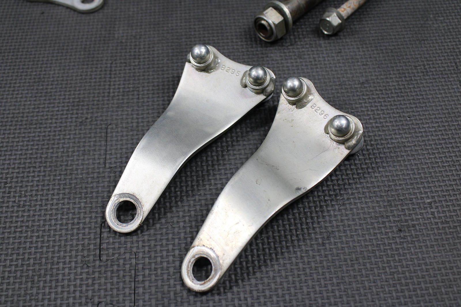 2019 17 - 19 YAMAHA YZ250FX OEM ENGINE MOTOR MOUNT STAY BRACKETS BOLTS SWING PIVOT - hggarage