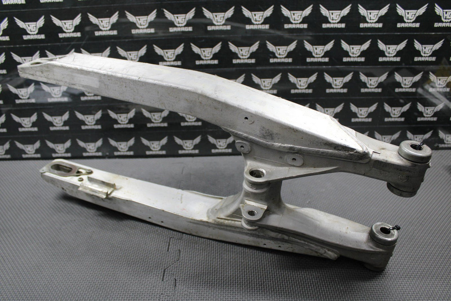 1988 HONDA CR125R OEM SWINGARM SWING ARM REAR SUSPENSION 52000 - KS6 - 830 GOOD! - hggarage