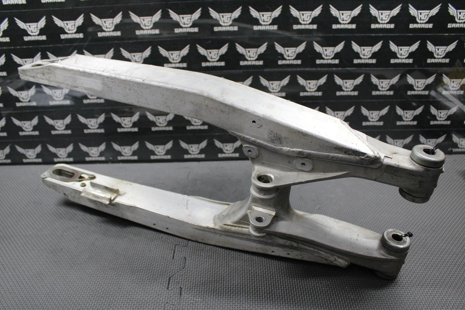 1988 HONDA CR125R OEM SWINGARM SWING ARM REAR SUSPENSION 52000 - KS6 - 830 GOOD! - hggarage