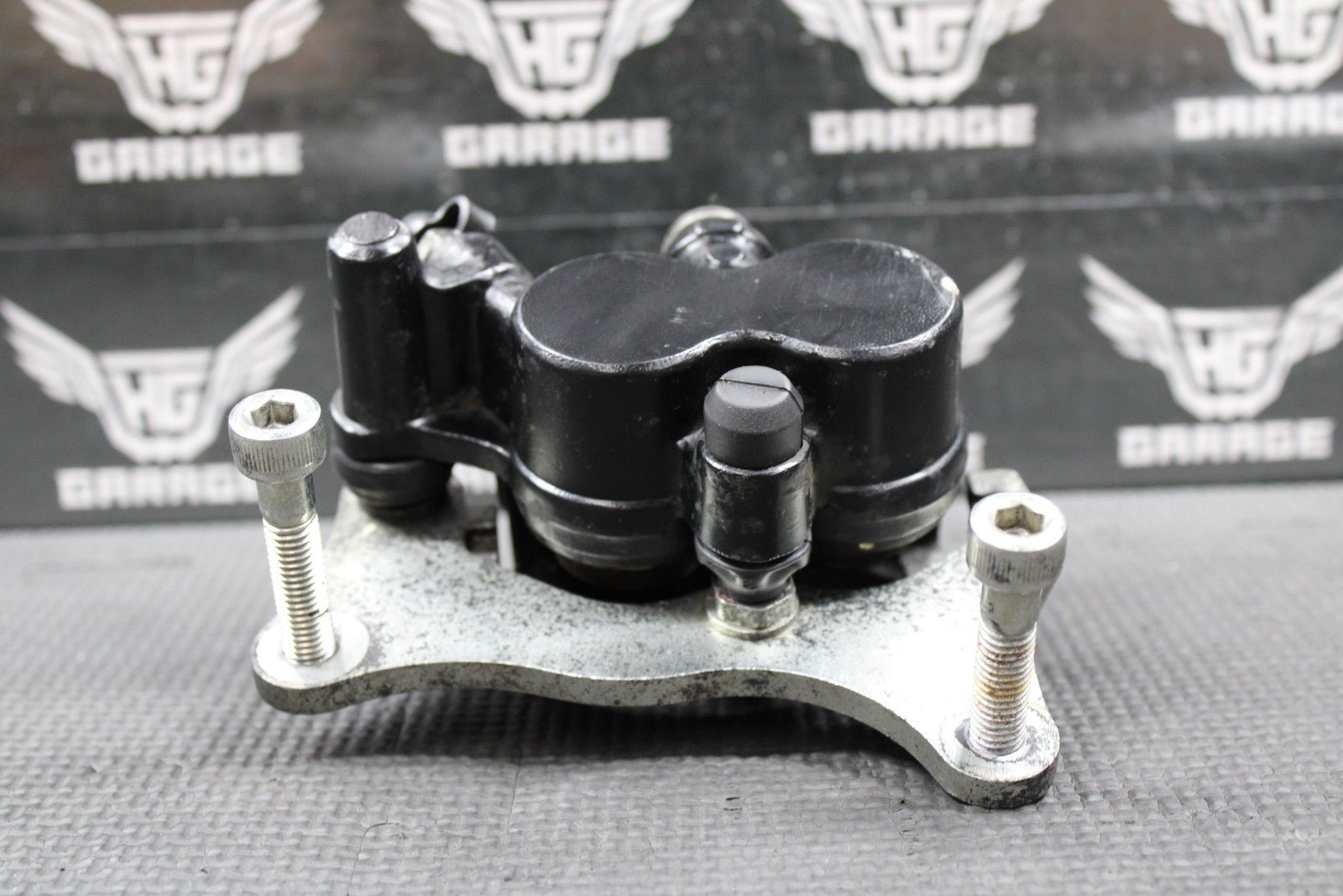 2009 2010 KAWASAKI KLX250SF OEM FRONT BRAKE CALIPER & BRACKET 43080 - 0064 - 25S - hggarage