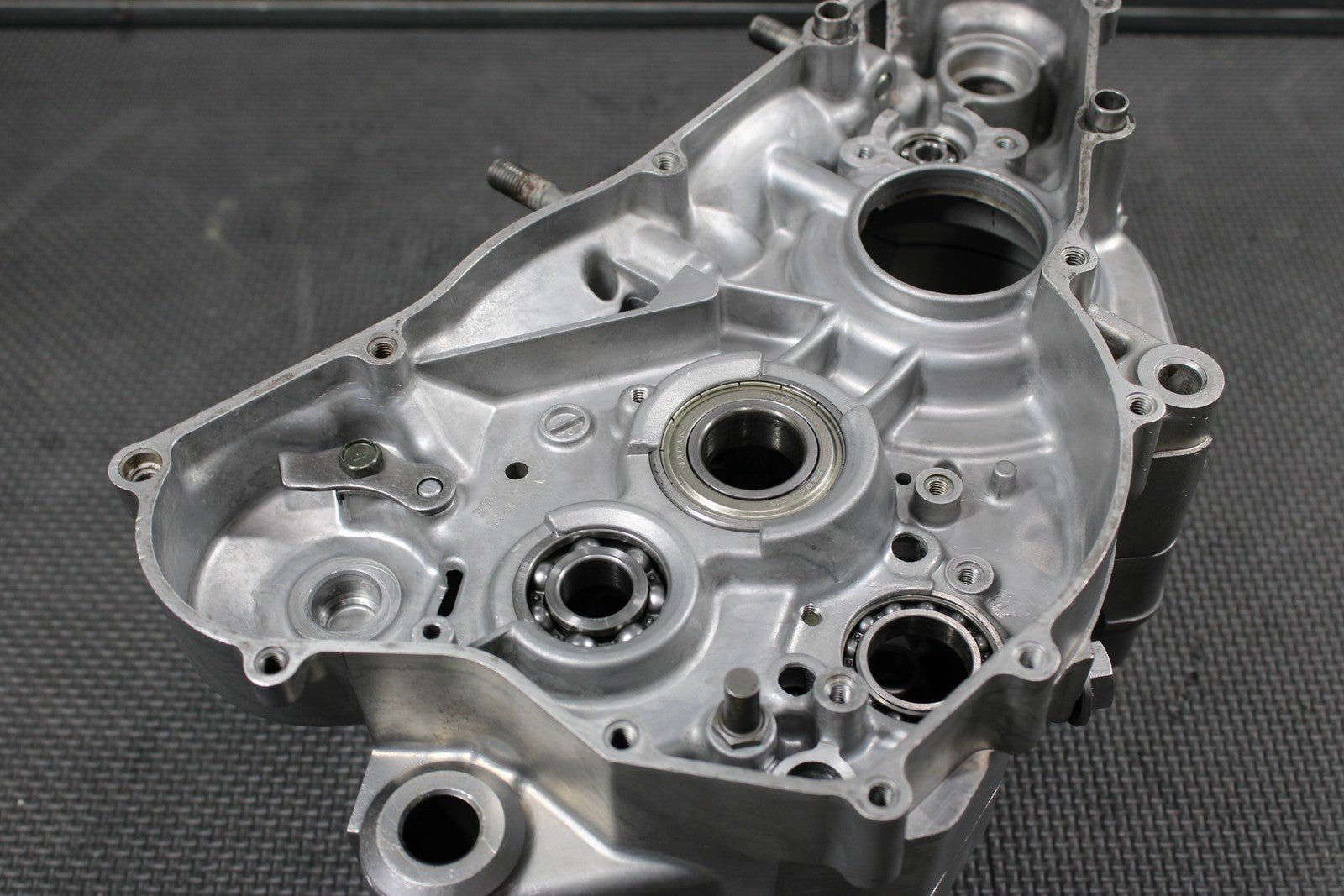 1996 SUZUKI RM250 OEM LEFT RIGHT ENGINE CRANKCASE CRANK CASES BLOCK READ DESC! - hggarage