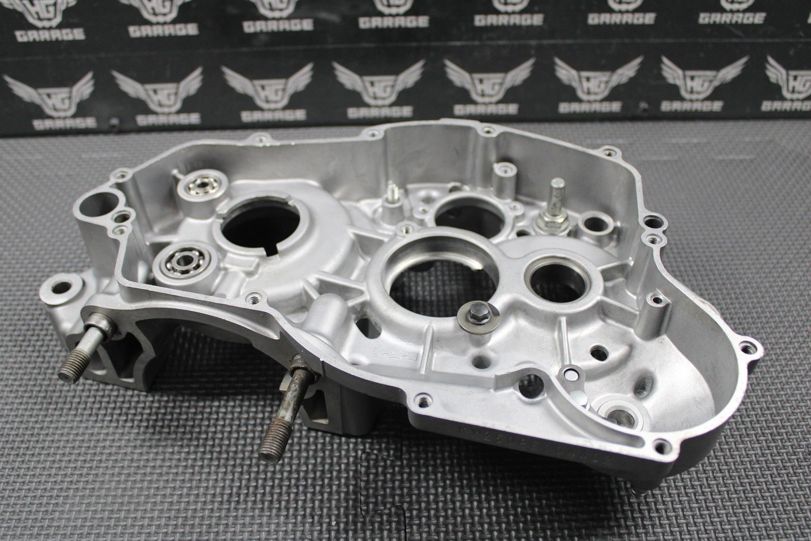 2006 2007 KAWASAKI KX250 OEM RIGHT ENGINE CRANKCASE CRANK CASE 14001 - 0065 GOOD! - hggarage