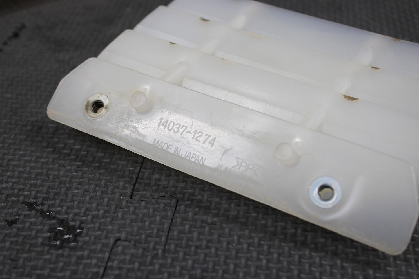 2004 00 - 08 KAWASAKI KX65 OEM RADIATOR GUARD SHIELD LOUVER VENT 14037 - 0047 - RZ - hggarage