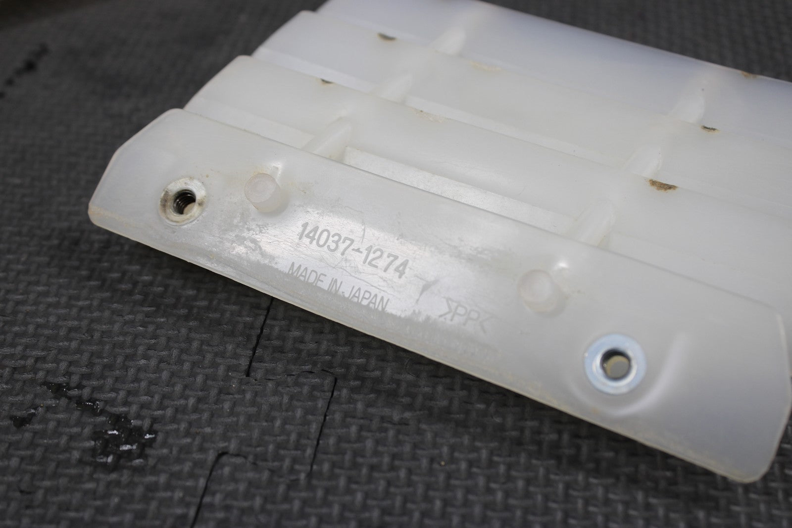 2004 00 - 08 KAWASAKI KX65 OEM RADIATOR GUARD SHIELD LOUVER VENT 14037 - 0047 - RZ - hggarage