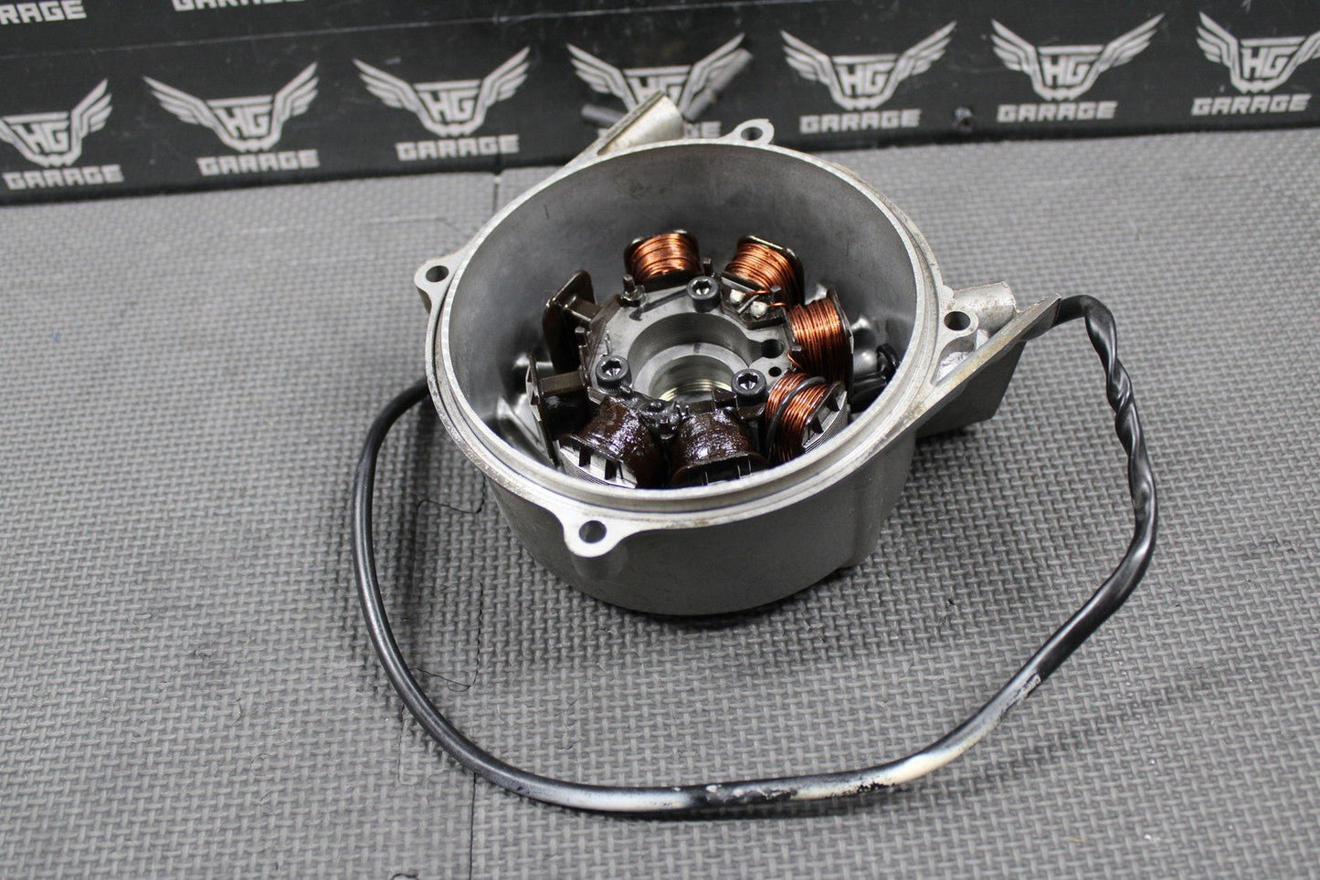 1999 HONDA XR200R 90 - 02 OEM STATOR MAGNETO ALTERNATOR & CASE COVER 31120 - KT0 - 831 - hggarage