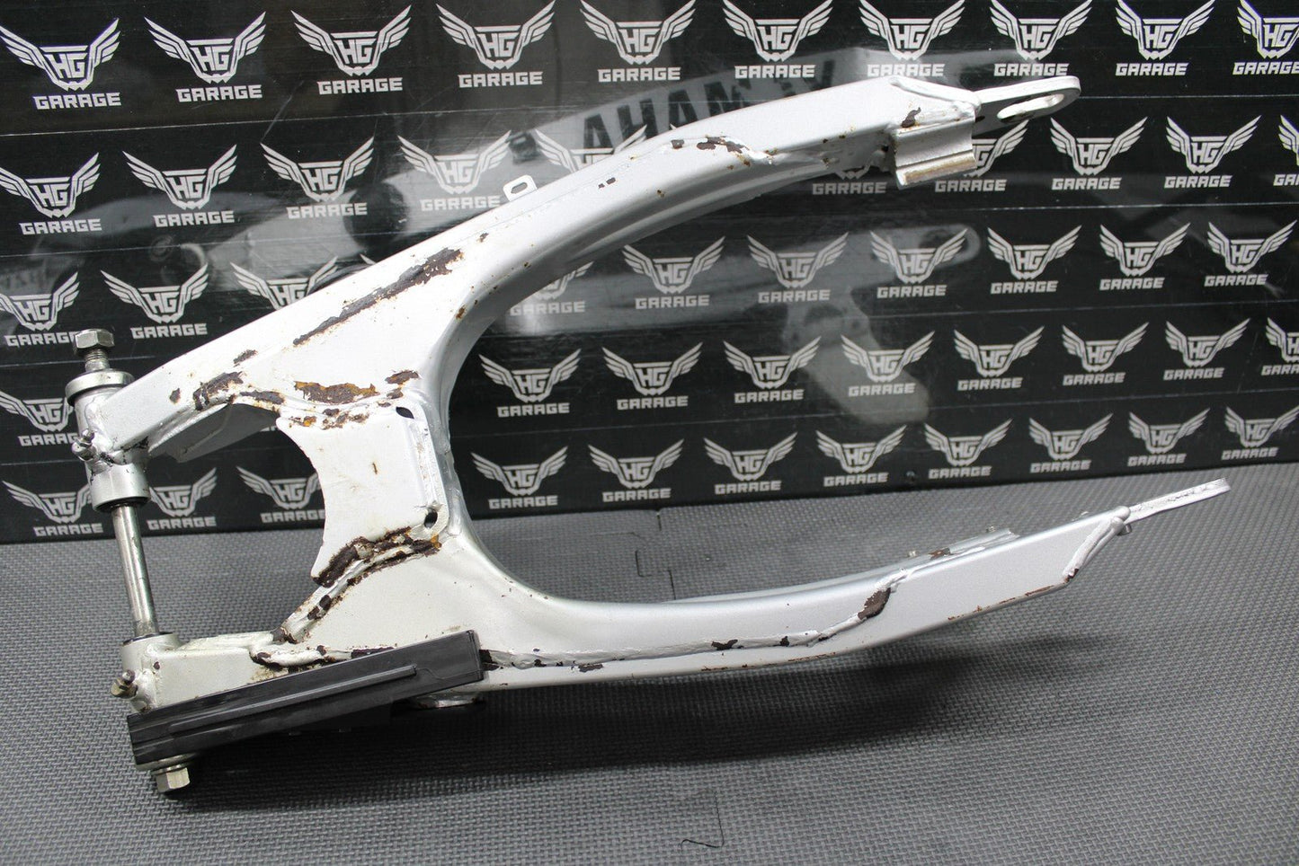 2005 YAMAHA TTR230 05 - 22 OEM SWINGARM SWING ARM REAR SUSPENSION 1C6 - F2110 - 00 - 35 - hggarage