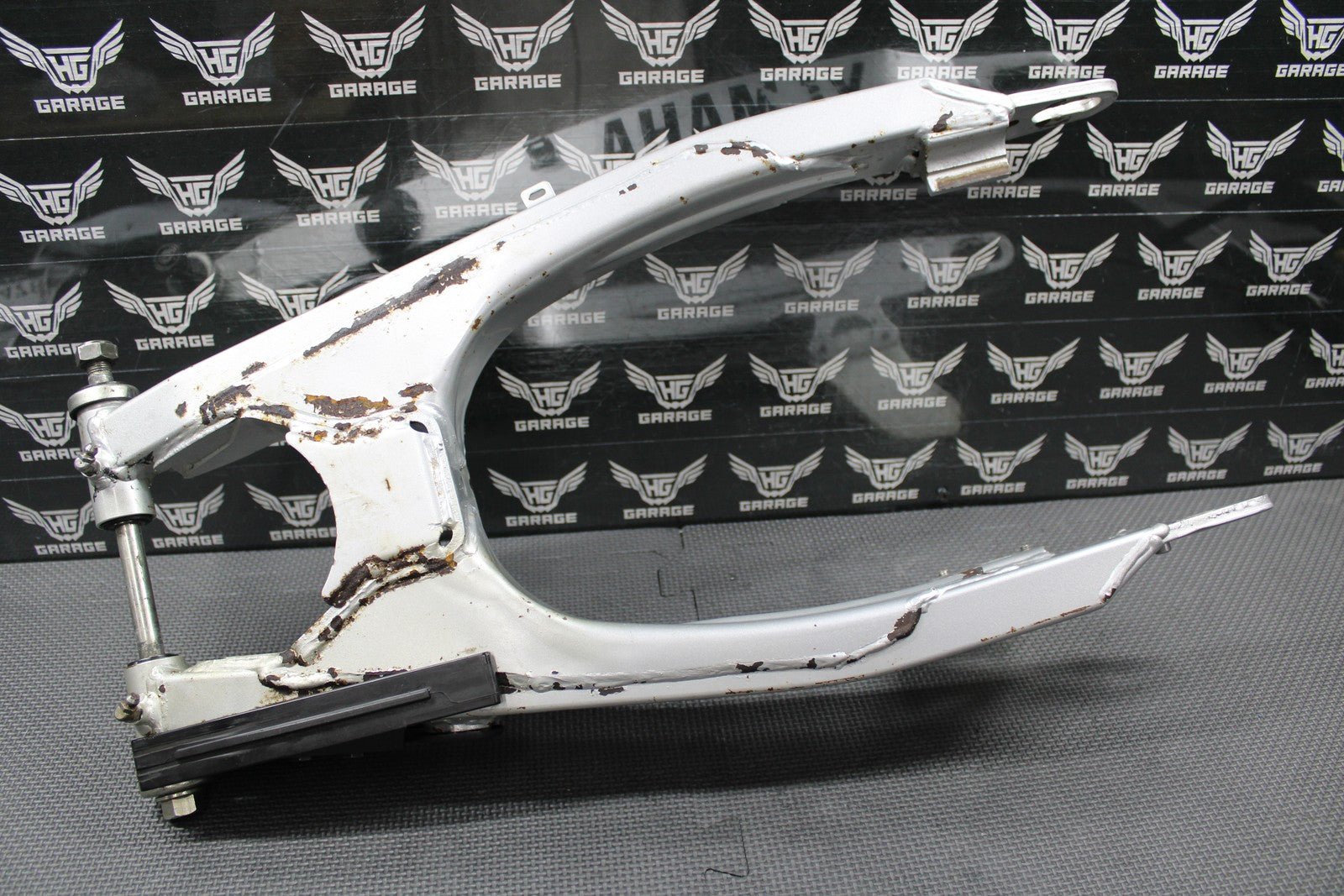 2005 YAMAHA TTR230 05 - 22 OEM SWINGARM SWING ARM REAR SUSPENSION 1C6 - F2110 - 00 - 35 - hggarage
