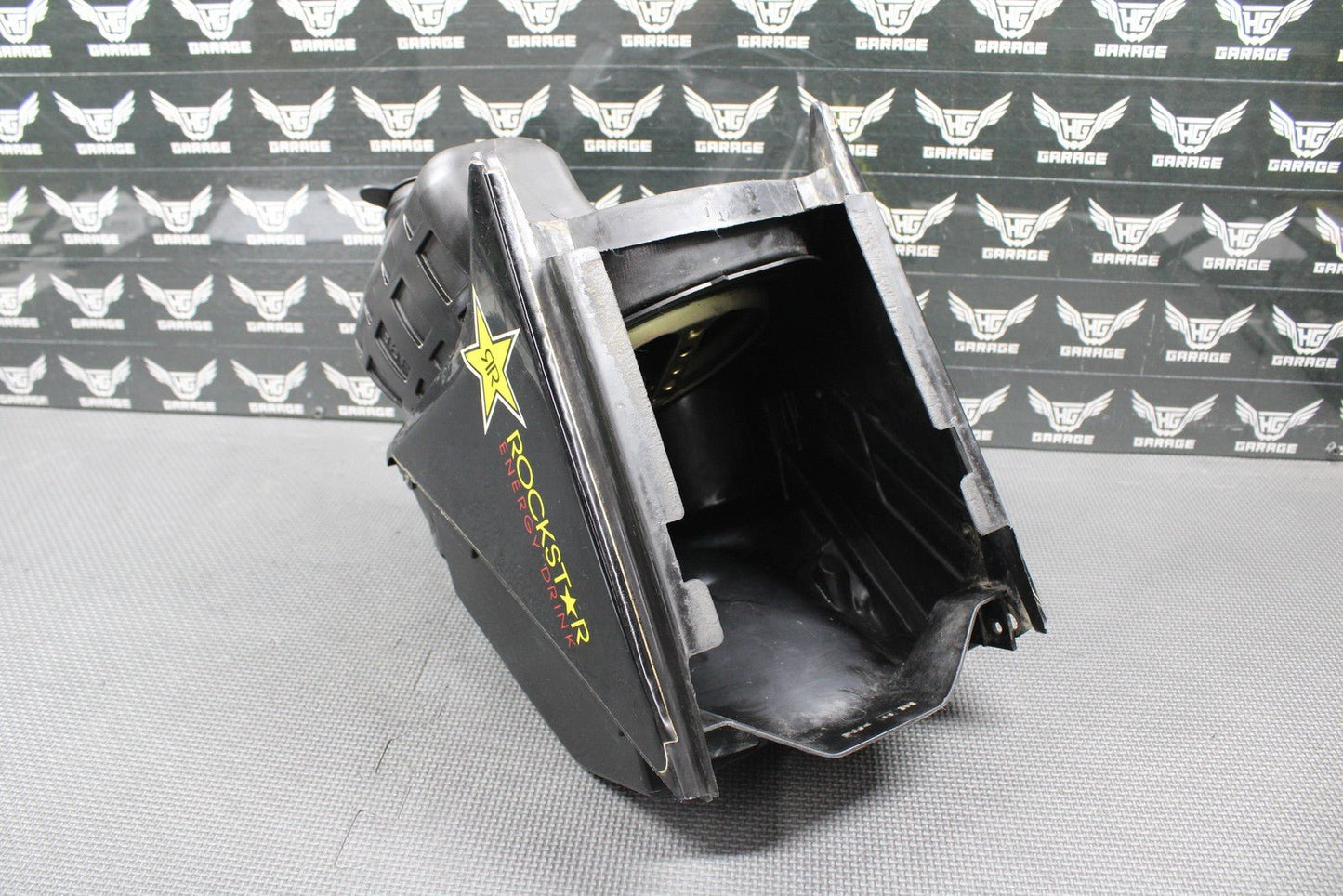 1999 SUZUKI RM125 MODEL X OEM AIRBOX AIR CLEANER FILTER BOX INTAKE 13700 - 36E01 - hggarage