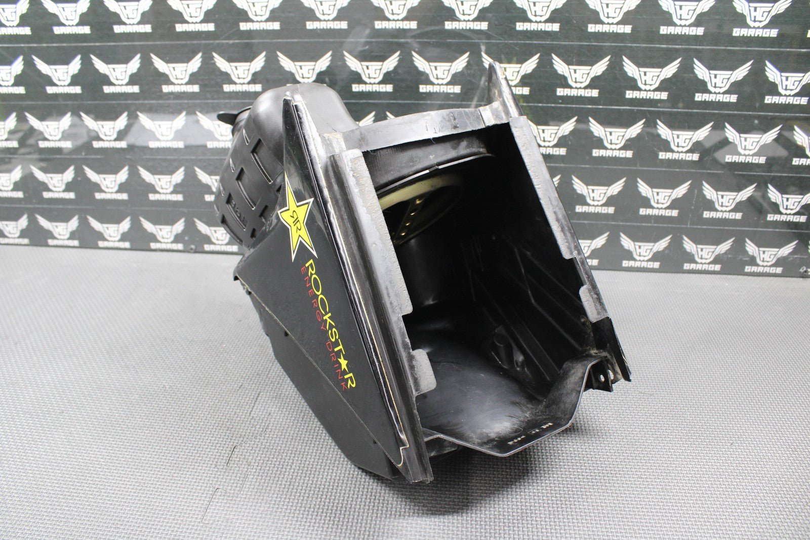 1999 SUZUKI RM125 MODEL X OEM AIRBOX AIR CLEANER FILTER BOX INTAKE 13700 - 36E01 - hggarage