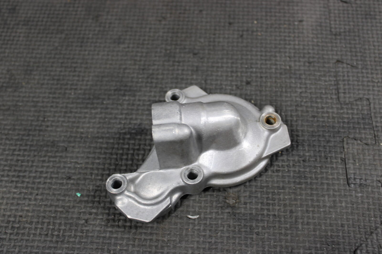 2009 YAMAHA YZ450F OEM ENGINE WATER PUMP HOUSING COVER