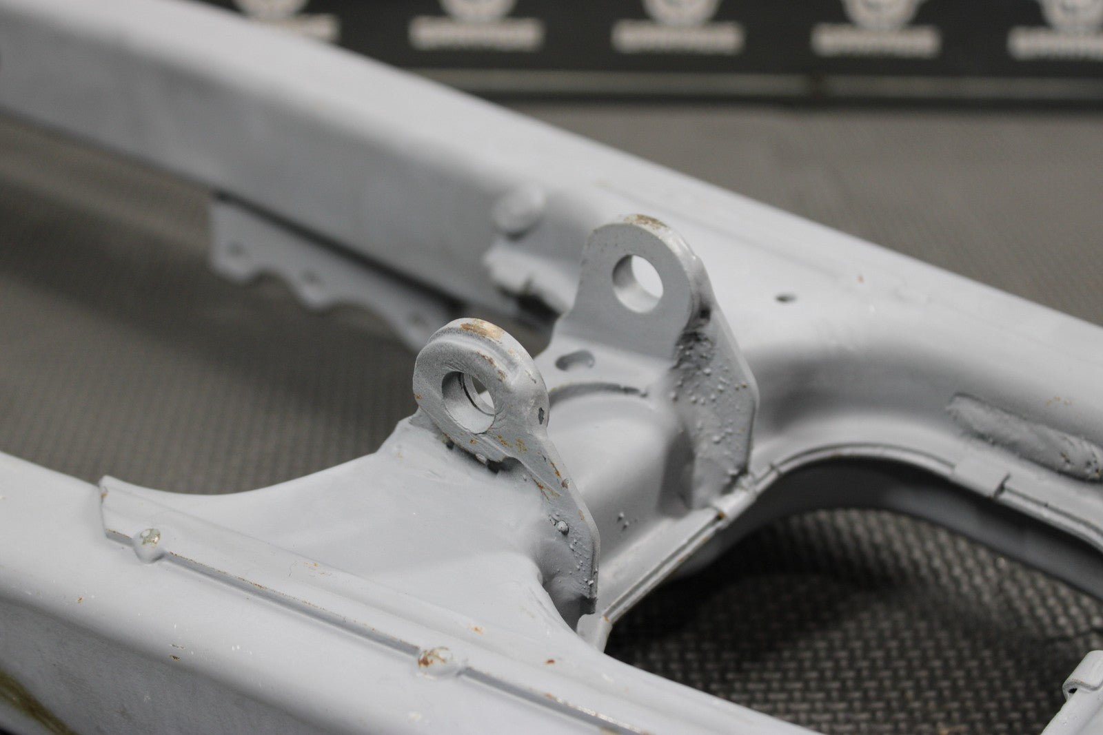 1991 88 - 91 HONDA CR80R OEM SWINGARM SWING ARM SUSPENSION 52000 - GS2 - 405 - hggarage