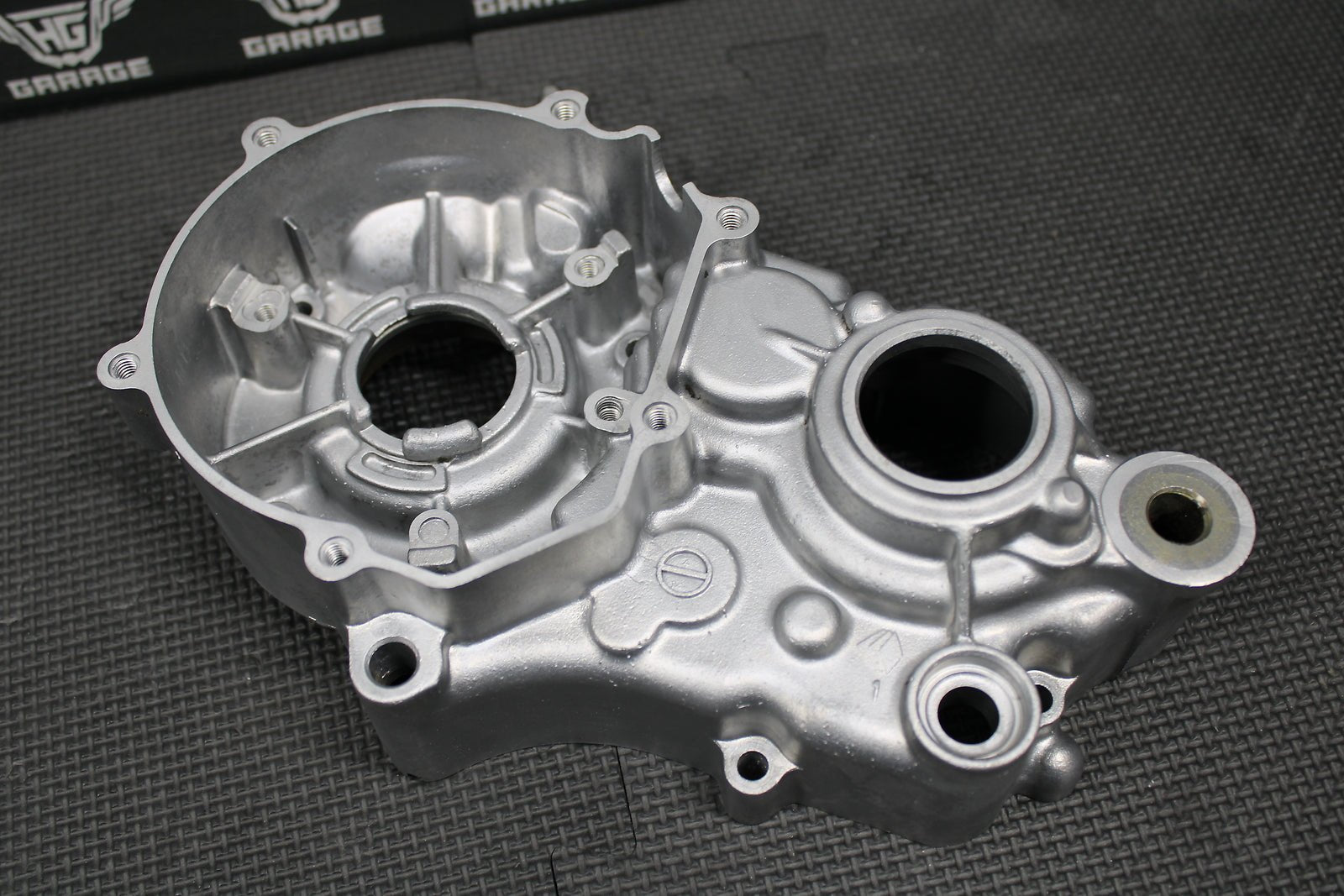2008 KAWASAKI 08 - 22 KX85 LEFT ENGINE MOTOR CRANKCASE CRANK CASE HALF 14001 - 0737 - hggarage