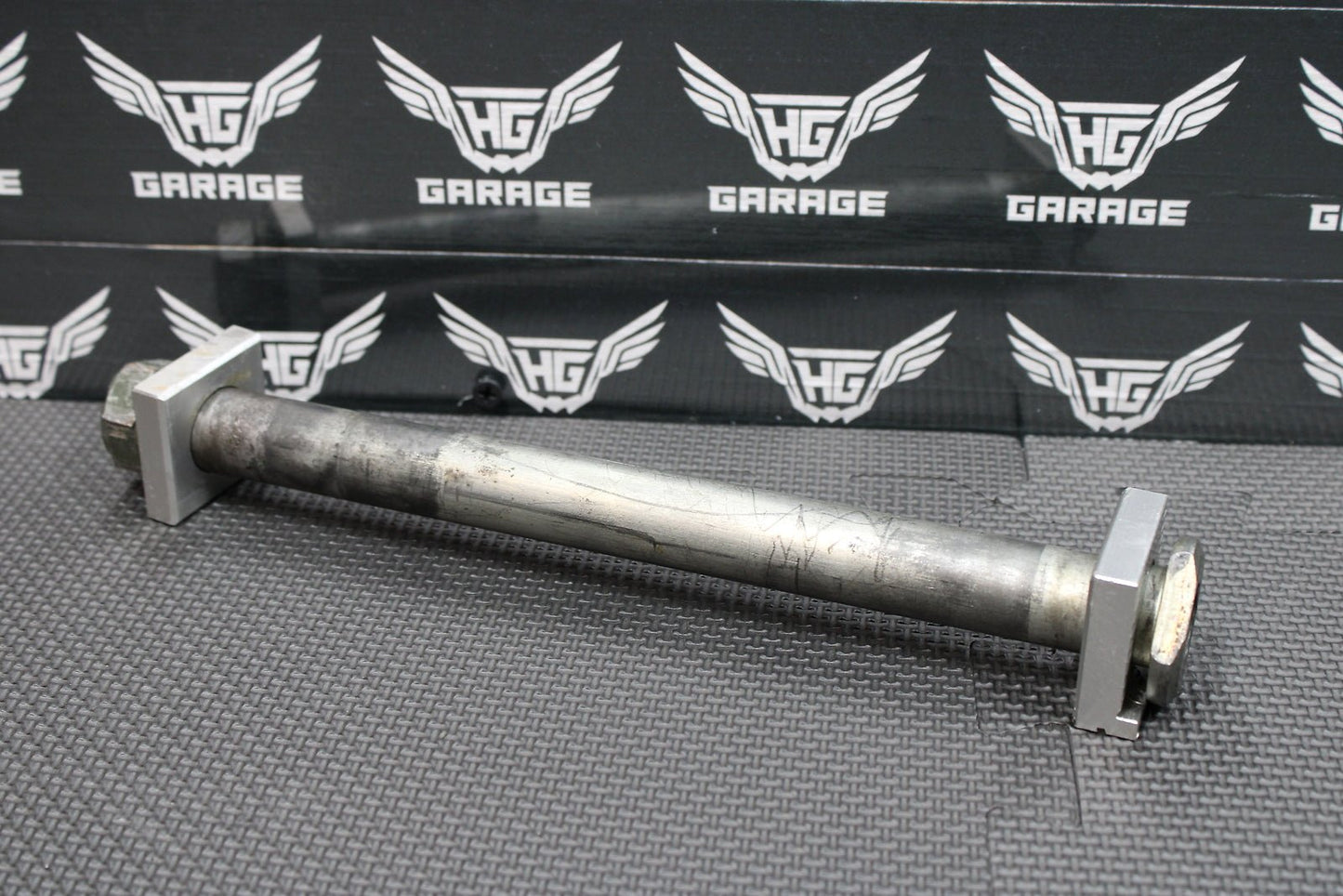 2004 Yamaha YZ450F OEM Rear Axle Back Wheel Rim Pivot Bolt Axel 5ET - 25381 - 00 - 00 - hggarage