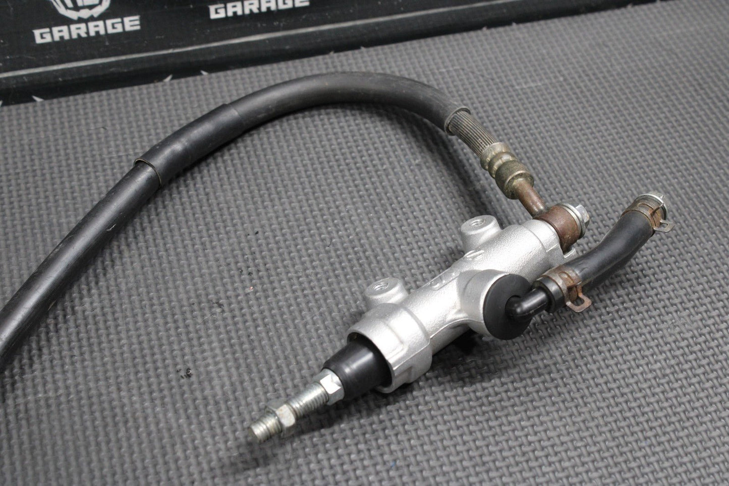 2000 SUZUKI DRZ400 OEM REAR BACK BRAKE CALIPER MASTER CYLINDER PEDAL HOSE - hggarage