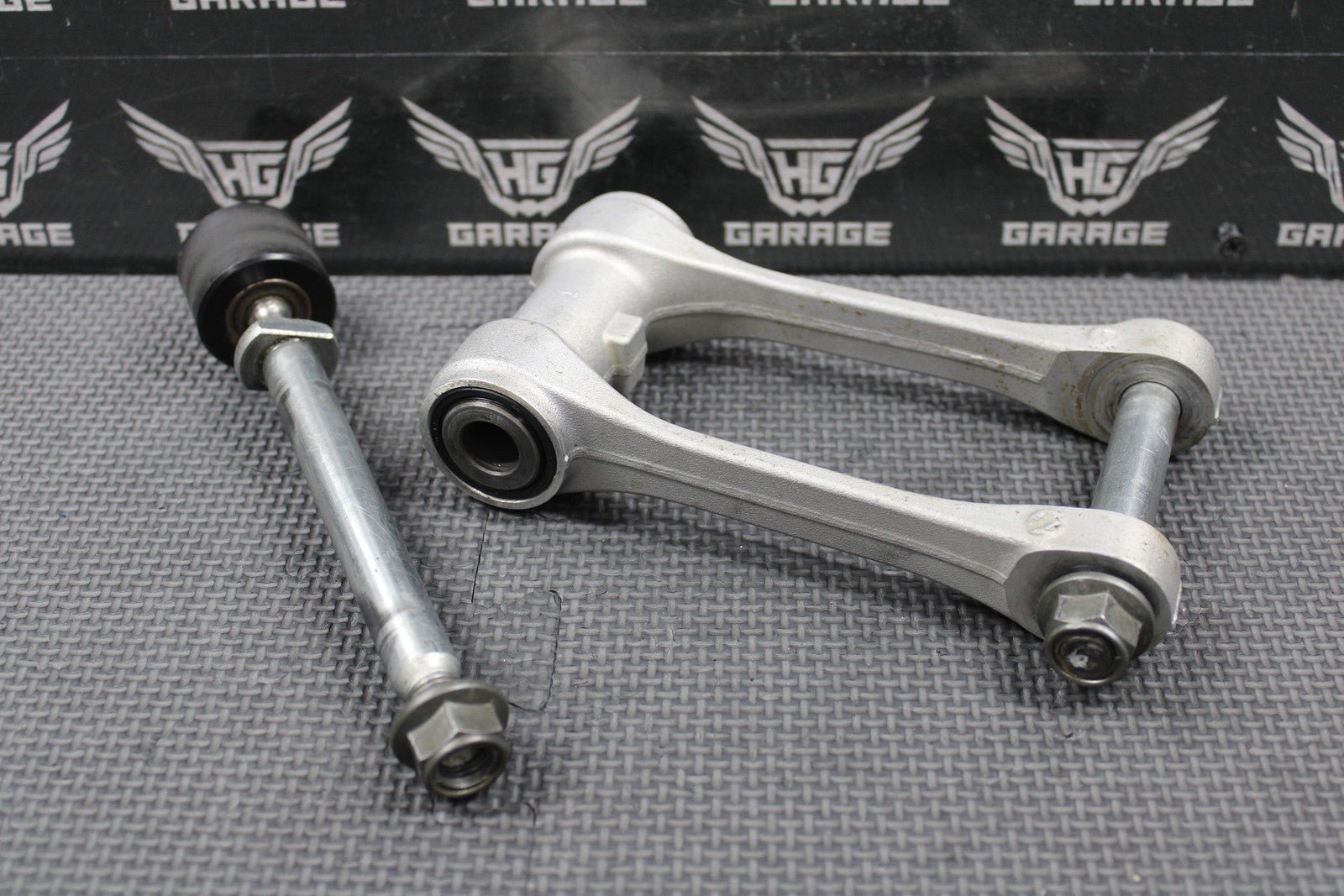 2020 SUZUKI 19 - 25 RMZ250 RMZ450 OEM REAR SHOCK LINKAGE ROD BOLTS 62600 - 37890 - hggarage