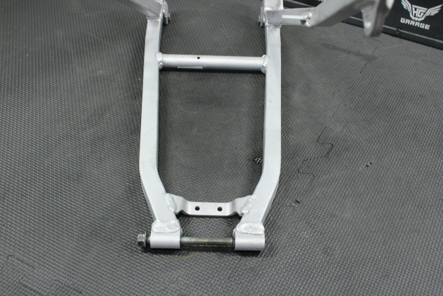 2004 Yamaha YZ450F OEM Rear Back Sub Frame Subframe 5XD - 21190 - 00 - 00 - hggarage