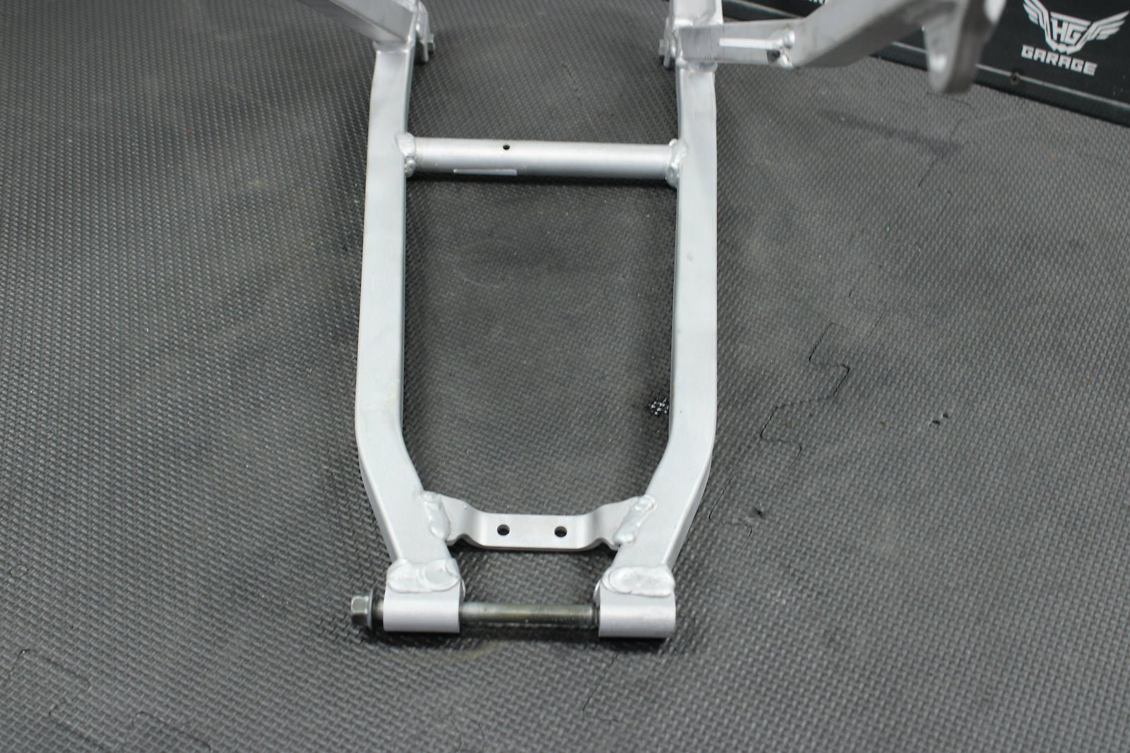 2004 Yamaha YZ450F OEM Rear Back Sub Frame Subframe 5XD - 21190 - 00 - 00 - hggarage