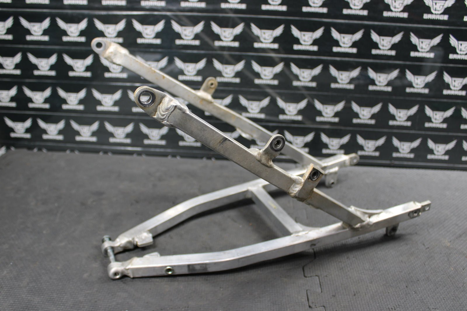 2002 HONDA CRF450R OEM REAR BACK SUB FRAME SUBFRAME NICE! 50200 - MEB - 670 - hggarage
