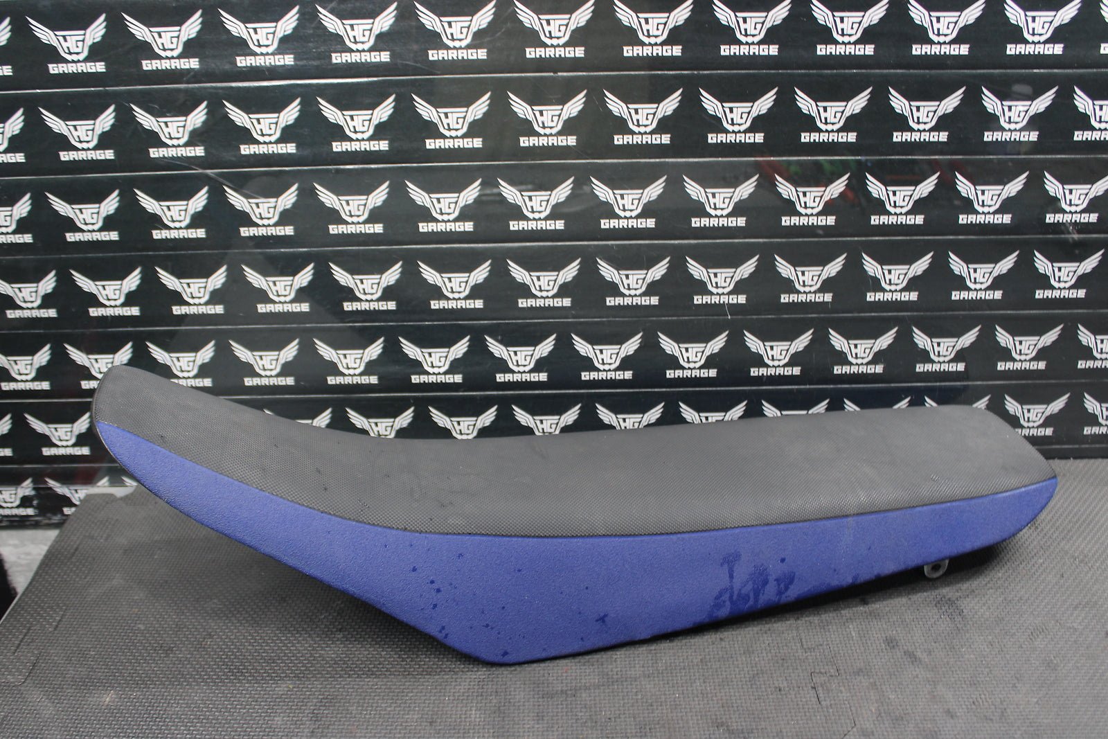 2008 SUZUKI RMZ250 OEM SEAT SADDLE 45100 - 10H01 - FNN - hggarage