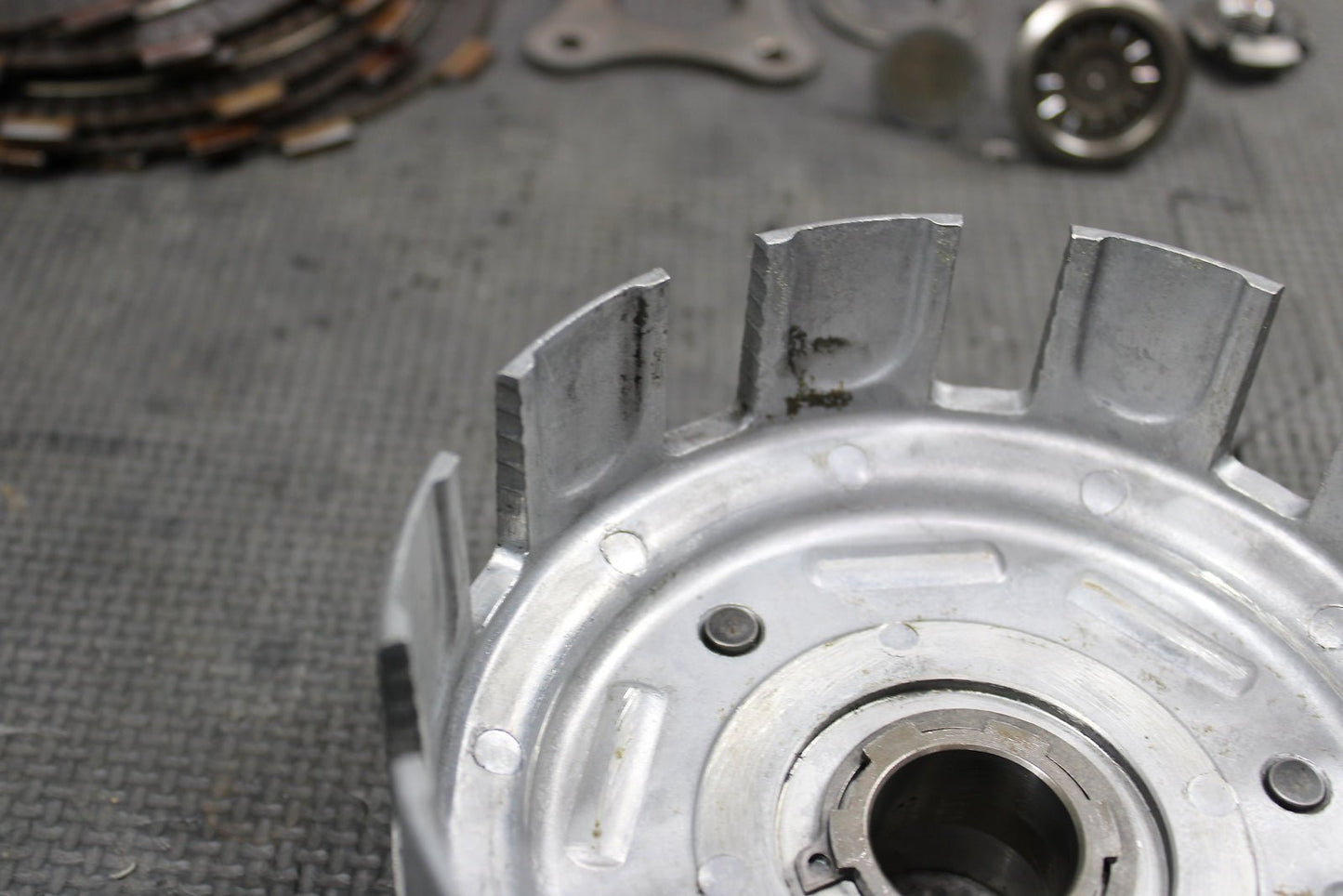 1986 Honda XR250R OEM Complete Clutch W Plates Basket Hub 22100 - KT1 - 010 - hggarage