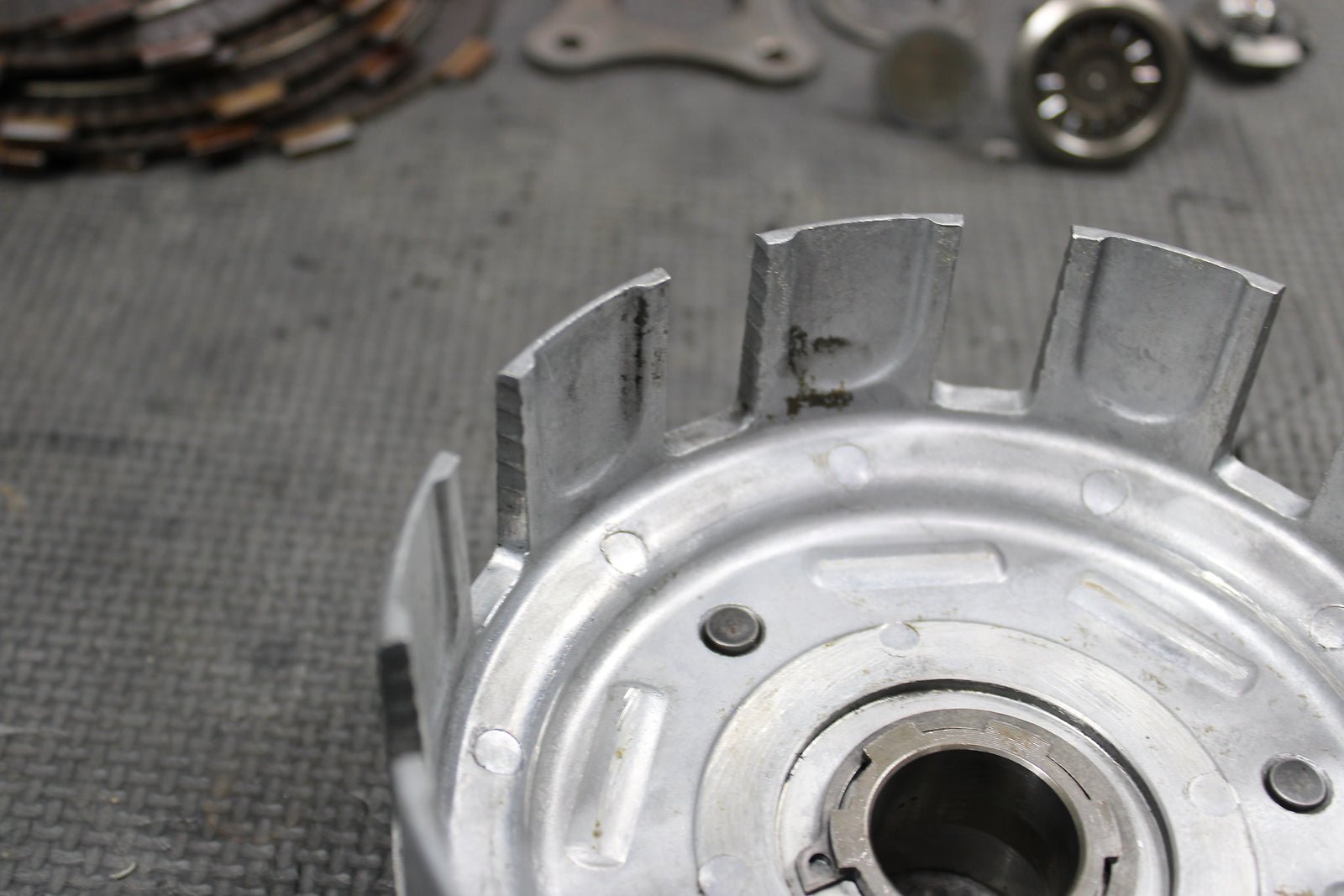 1986 Honda XR250R OEM Complete Clutch W Plates Basket Hub 22100 - KT1 - 010 - hggarage