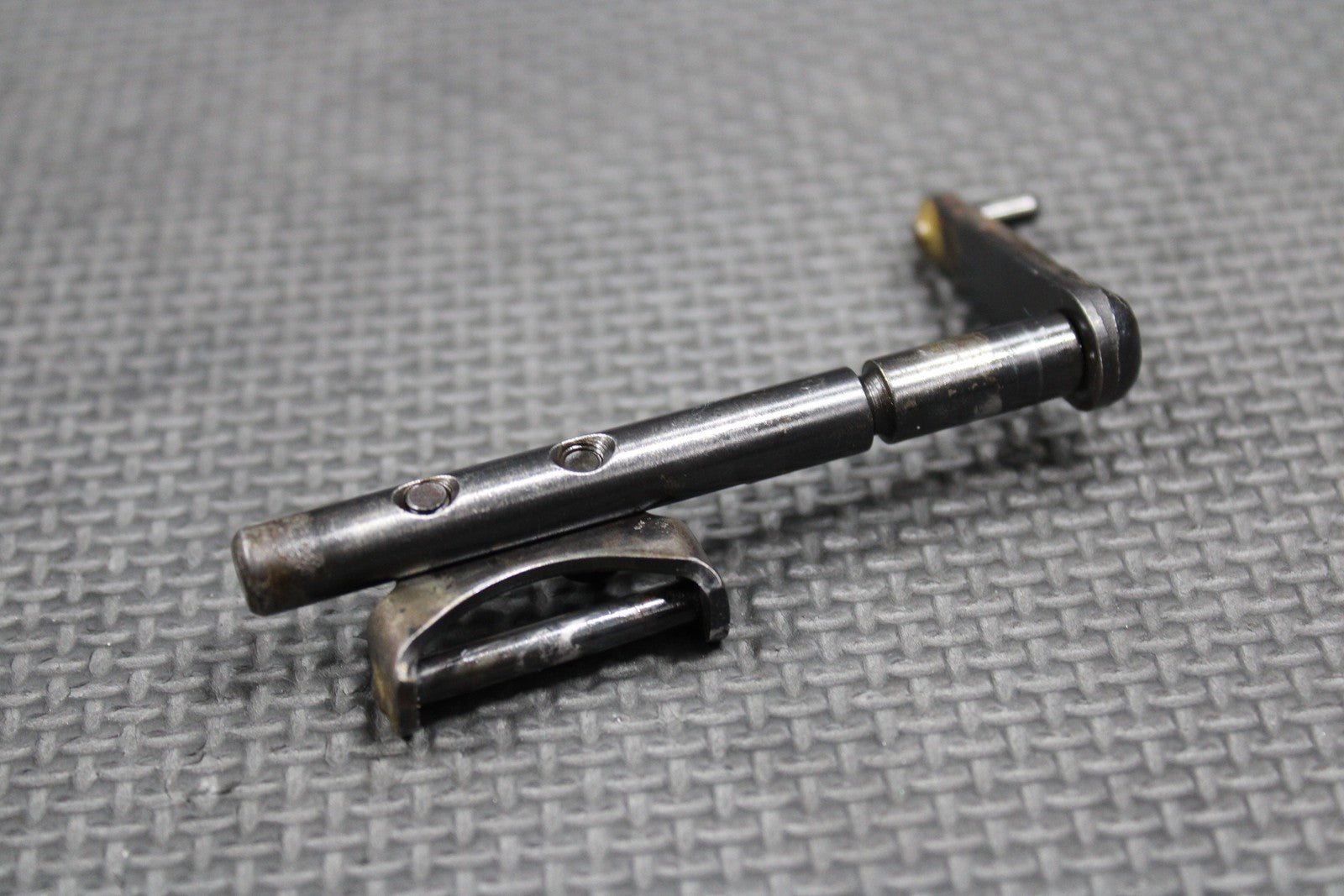 1996 95 - 97 KAWASAKI KX125 OEM POWERVALVE LINKAGE GOVERNOR SHAFT LEVER ACTUATOR - hggarage