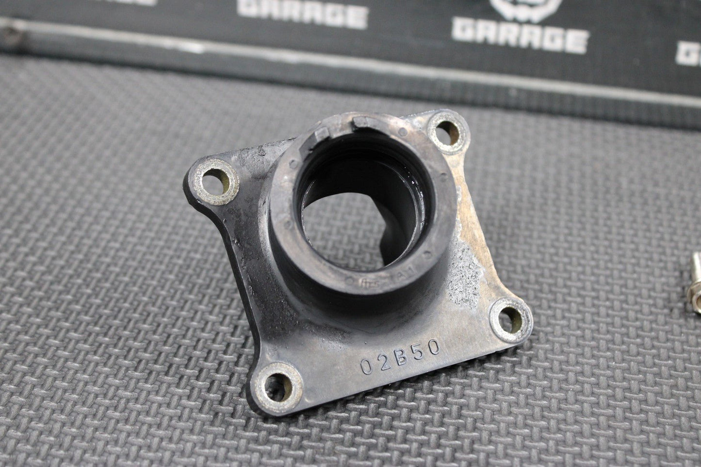 2001 SUZUKI RM80 OEM INTAKE PIPE REED BLOCK ASSEMBLY 13110 - 02B50 13150 - 02B50 - hggarage