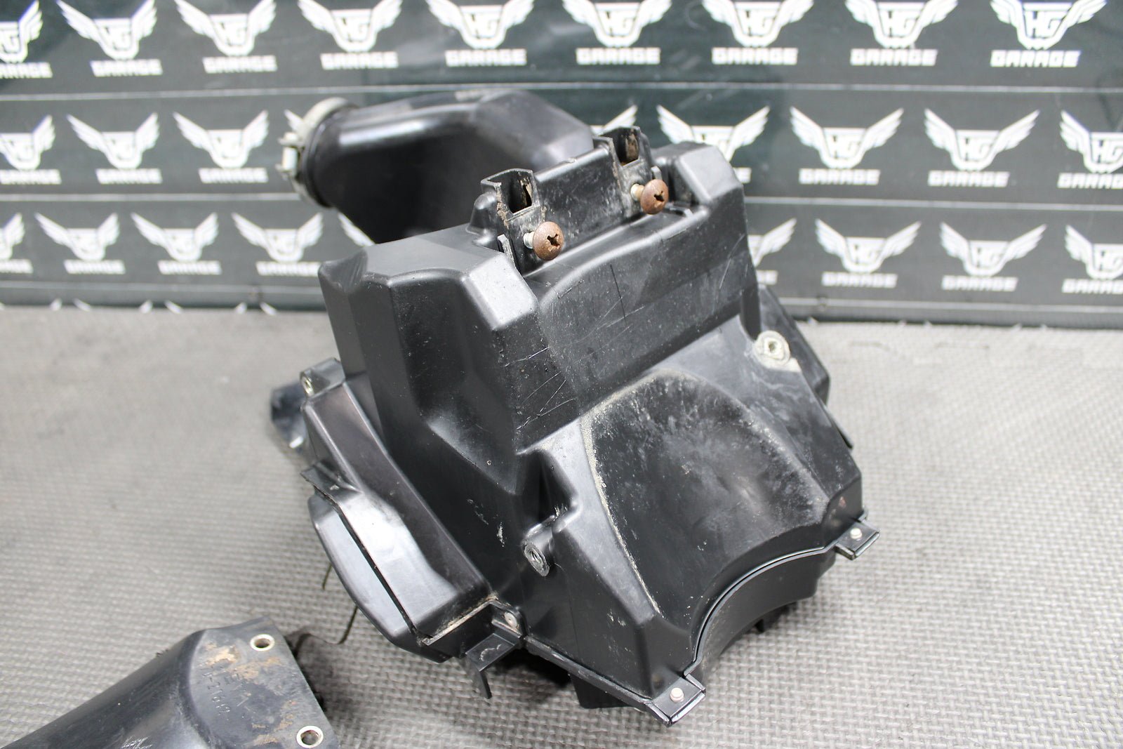 2018 YAMAHA YZ65 OEM AIRBOX AIR CLEANER FILTER BOX INTAKE BOOT BR8 - 14401 - 00 - 00 - hggarage