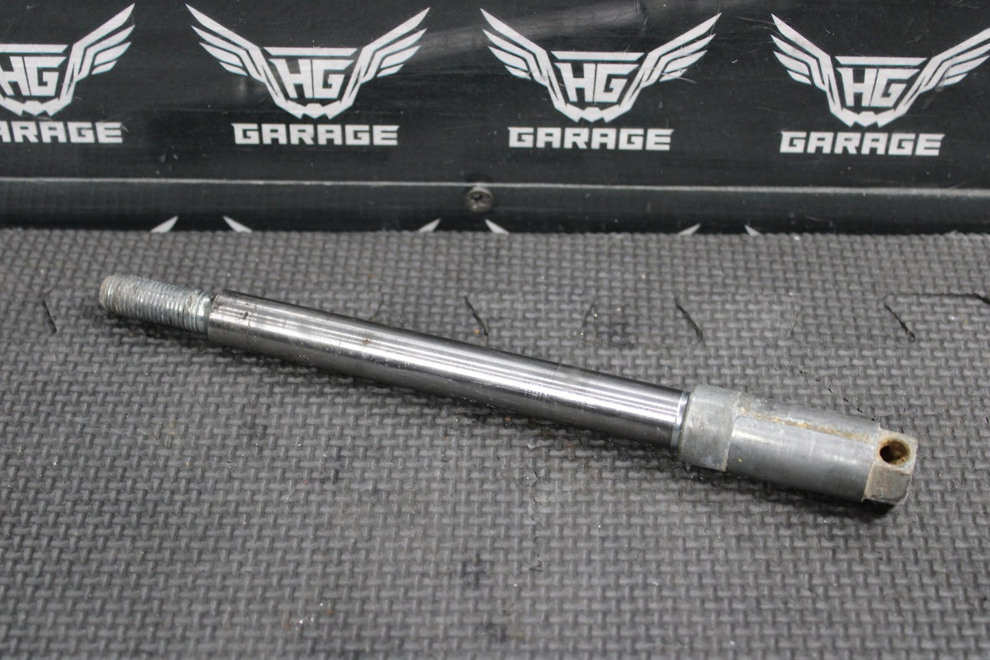 1998 HONDA XR200R 85 - 88 / 1990 1991 / 93 - 02 OEM FRONT WHEEL RIM AXLE PIVOT BOLT - hggarage