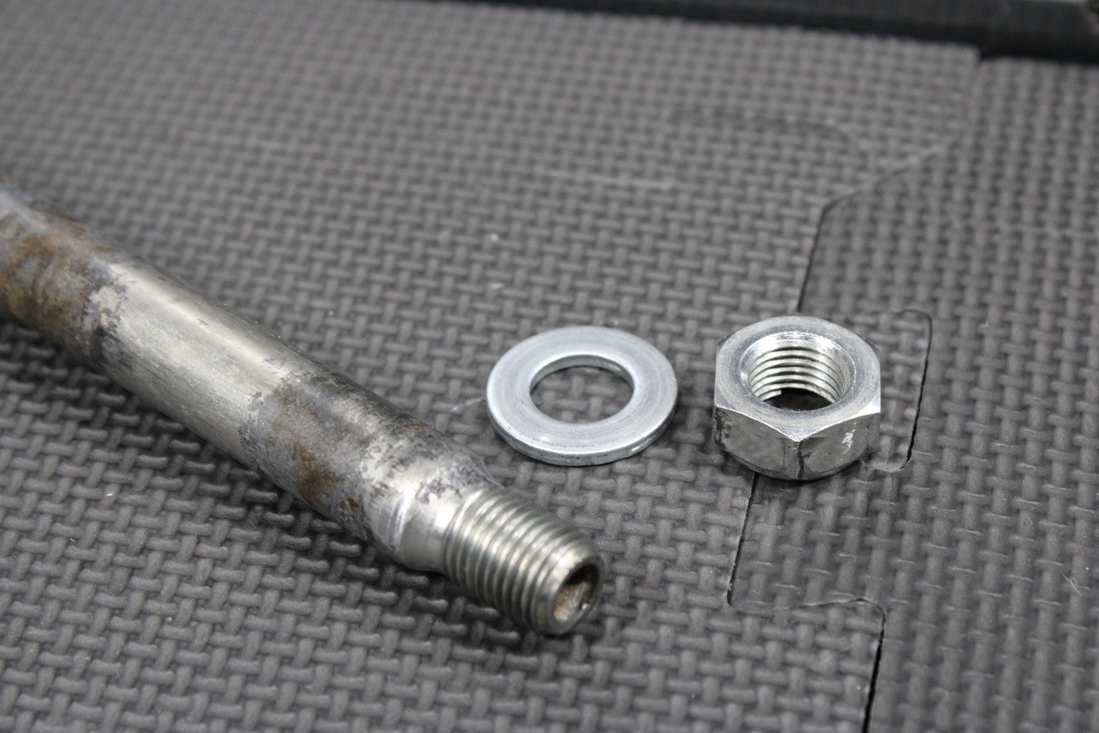 2019 HONDA CRF450RX CRF450R OEM REAR BACK SWINGARM BOLT SUSPENSION PIVOT AXLE - hggarage
