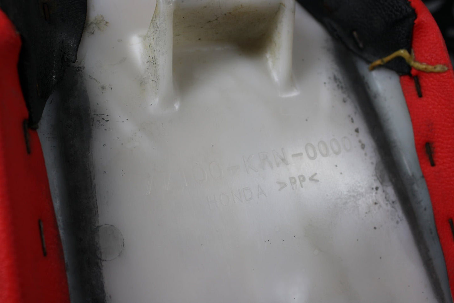 2004 HONDA CRF250R OEM SEAT SADDLE 77100 - KRN - 730 - hggarage
