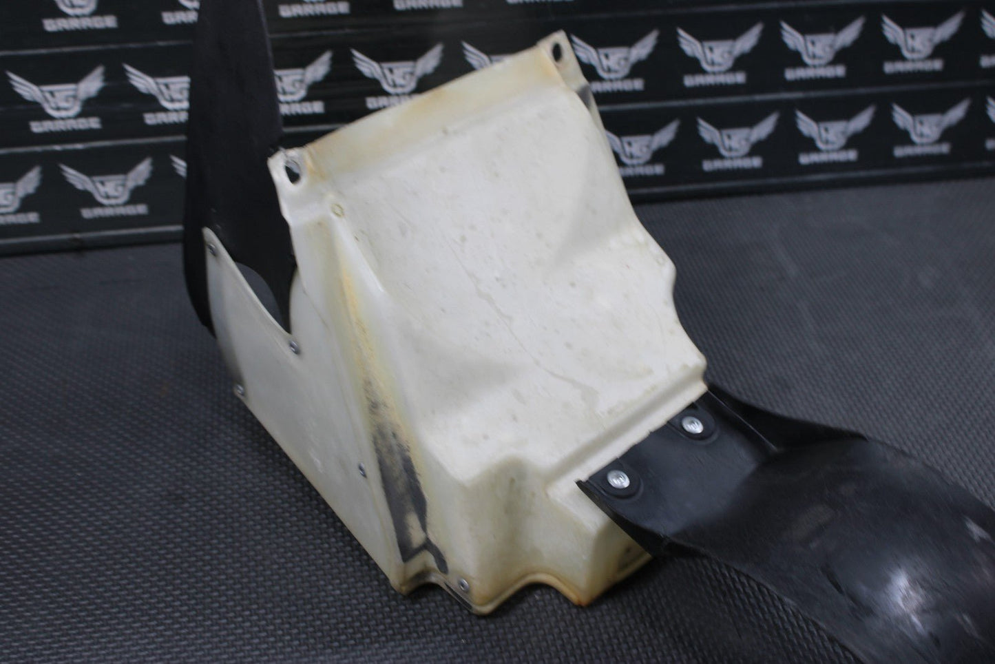 1998 HONDA CR125R OEM AIRBOX INTAKE AIR CLEANER CASE 17210 - KZ4 - J00 - hggarage