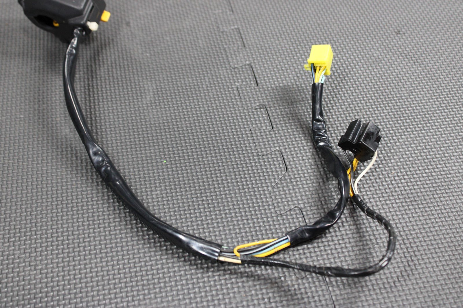 2005 SUZUKI 96 - 09 DR200SE OEM HANDLEBAR HORN HIGH LOW BEAM SWITCH CONTROL BUTTON - hggarage