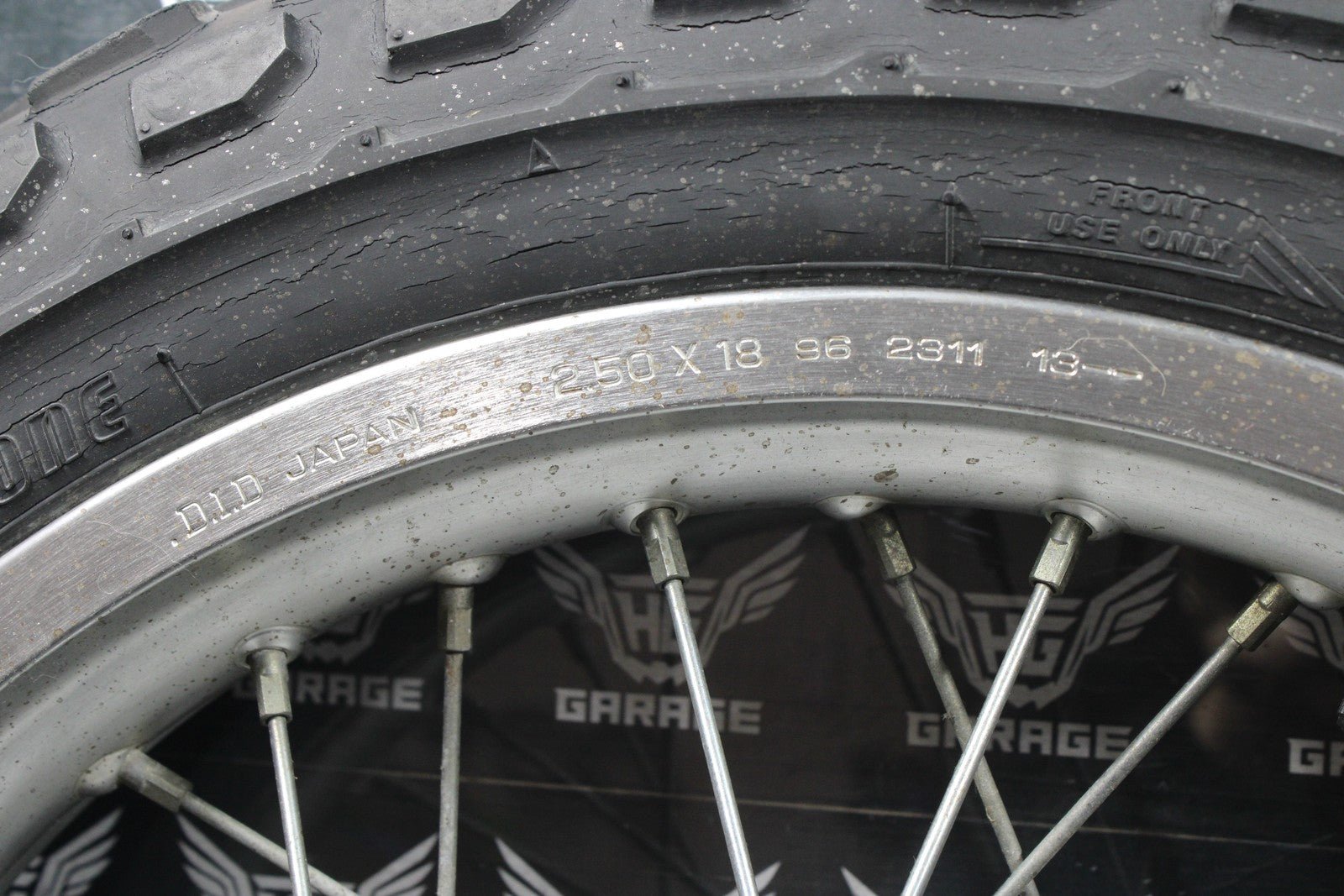 1987 YAMAHA TW200 OEM 18 X 2.50 FRONT WHEEL RIM 2JX - 25111 - 00 - 00 94425 - 18446 - 00 - hggarage