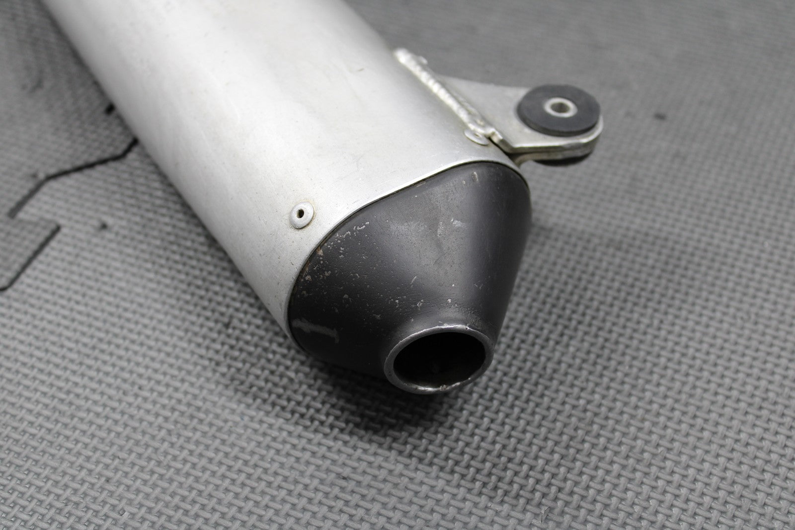 2003 2004 HONDA CR250R OEM MUFFLER EXHAUST SILENCER SLIP ON PIPE 18330 - KZ3 - L30 - hggarage