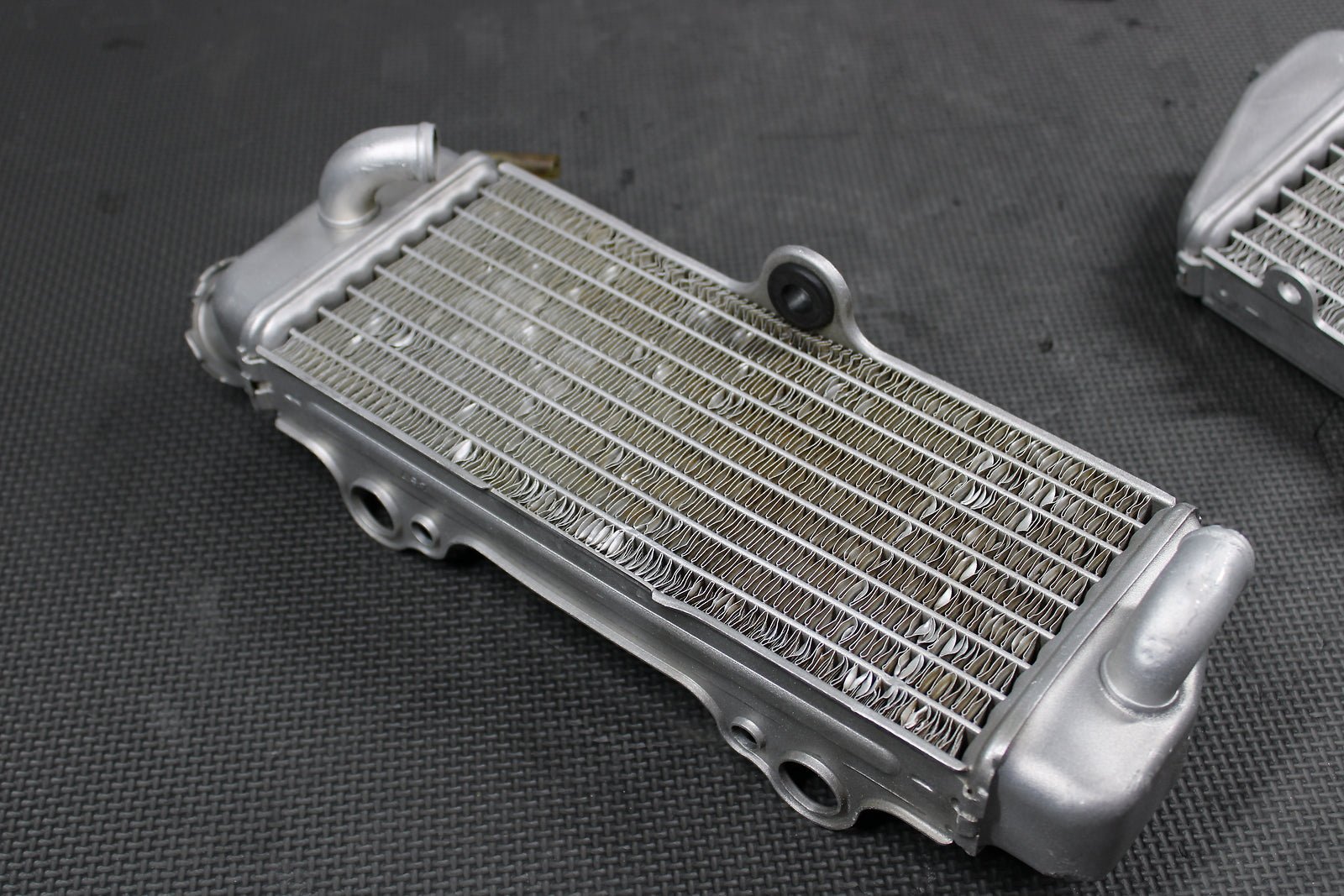 2006 KTM 85SX OEM ENGINE MOTOR COOLING COOLER RADIATOR 47035007100 - hggarage