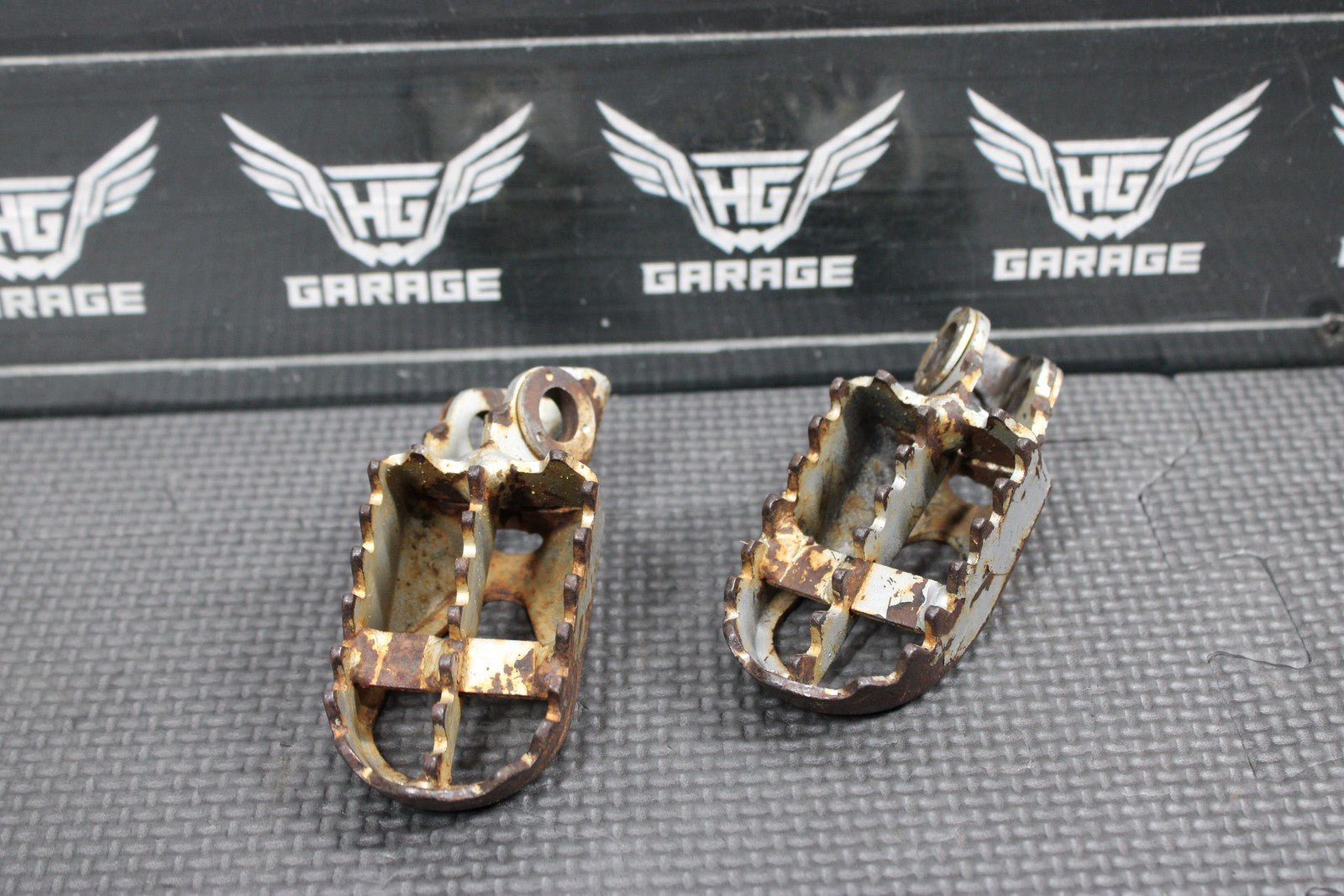 2003 KAWASAKI KX65 OEM FOOT PEGS PEDALS FRAME STAND FOOTPEG PEDAL00 - hggarage
