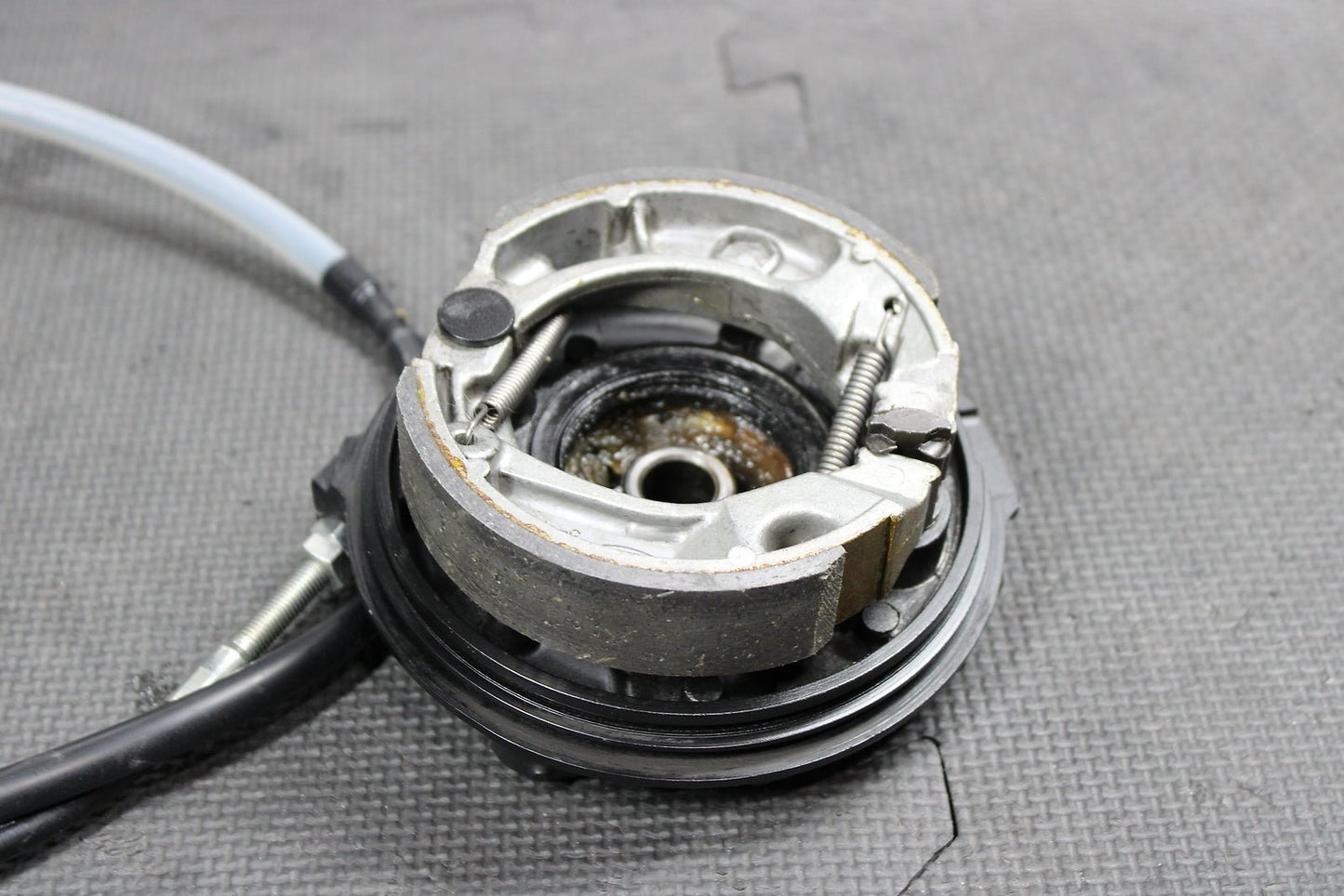 2001 Honda XR200R 84 - 88 / 1990 1991 / 93 - 02 OEM Front Brake Caliper 06430 - Gbj - J1 - hggarage